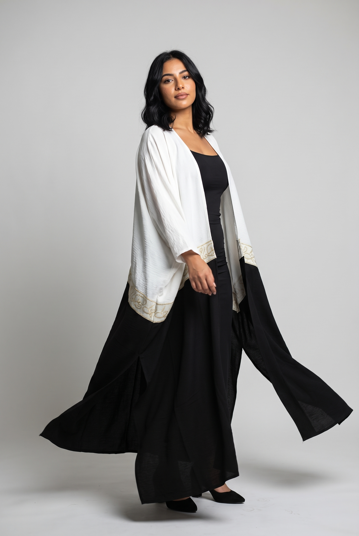 Women Open Front Kaftan (White*Black)
