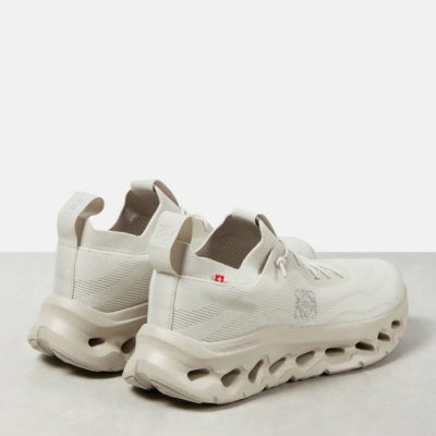 Women On Cloudtilt 2 X Loewe (beige)