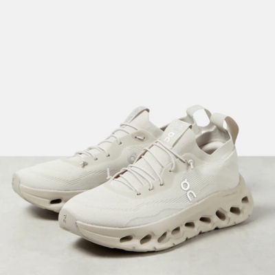 Women On Cloudtilt 2 X Loewe (beige)