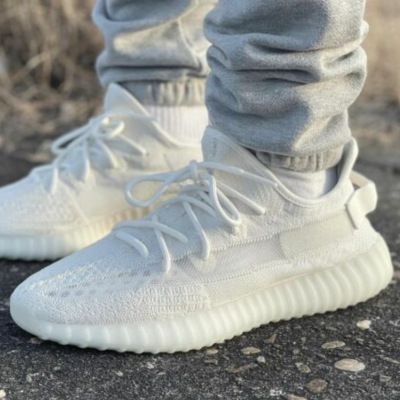 Men White Yeezy Boost 350 V2| EL-OUTLET Egypt - Main Image