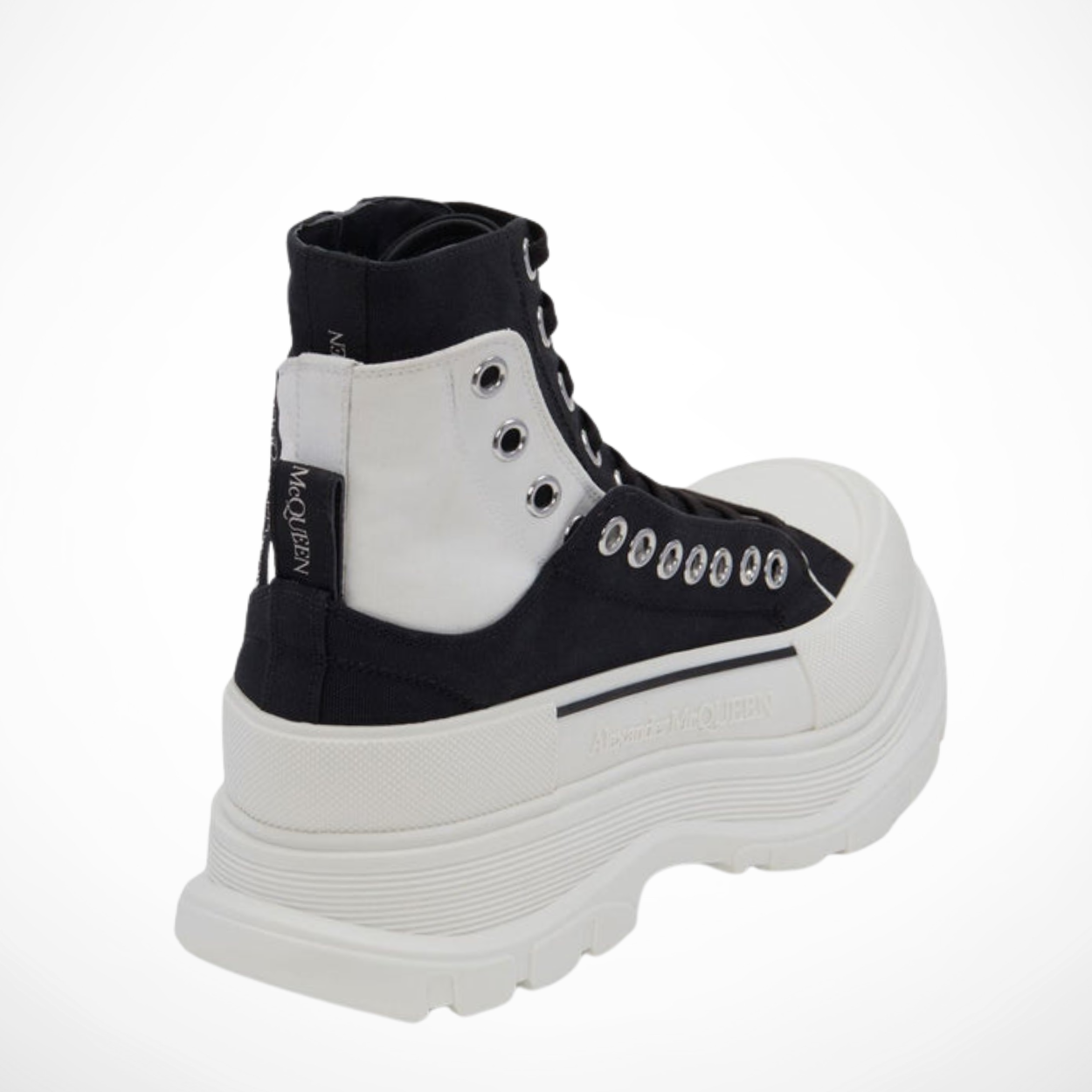 Women Tread Slick lace-up Fastening Boots (Black)