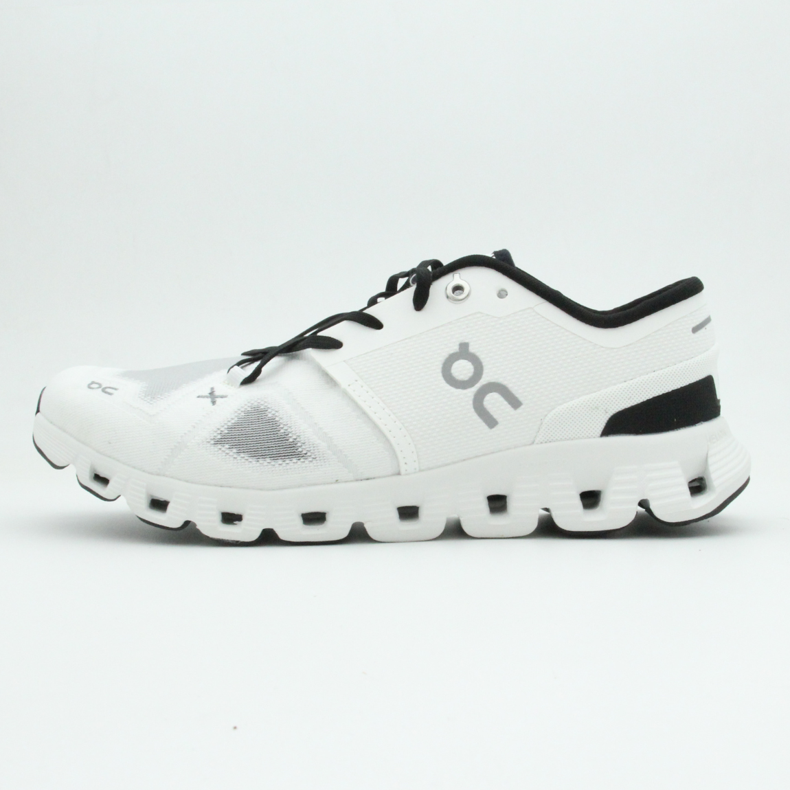 Sneakers ON CLOUD X Running  4 lvory (White Black)