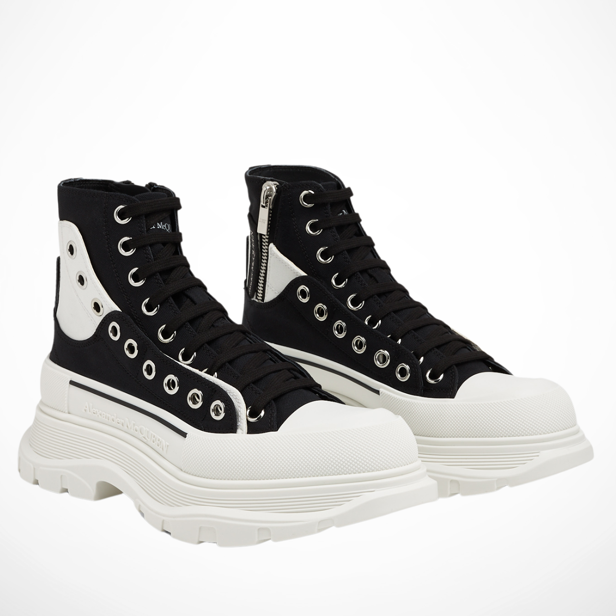 Women Tread Slick lace-up Fastening Boots (Black)