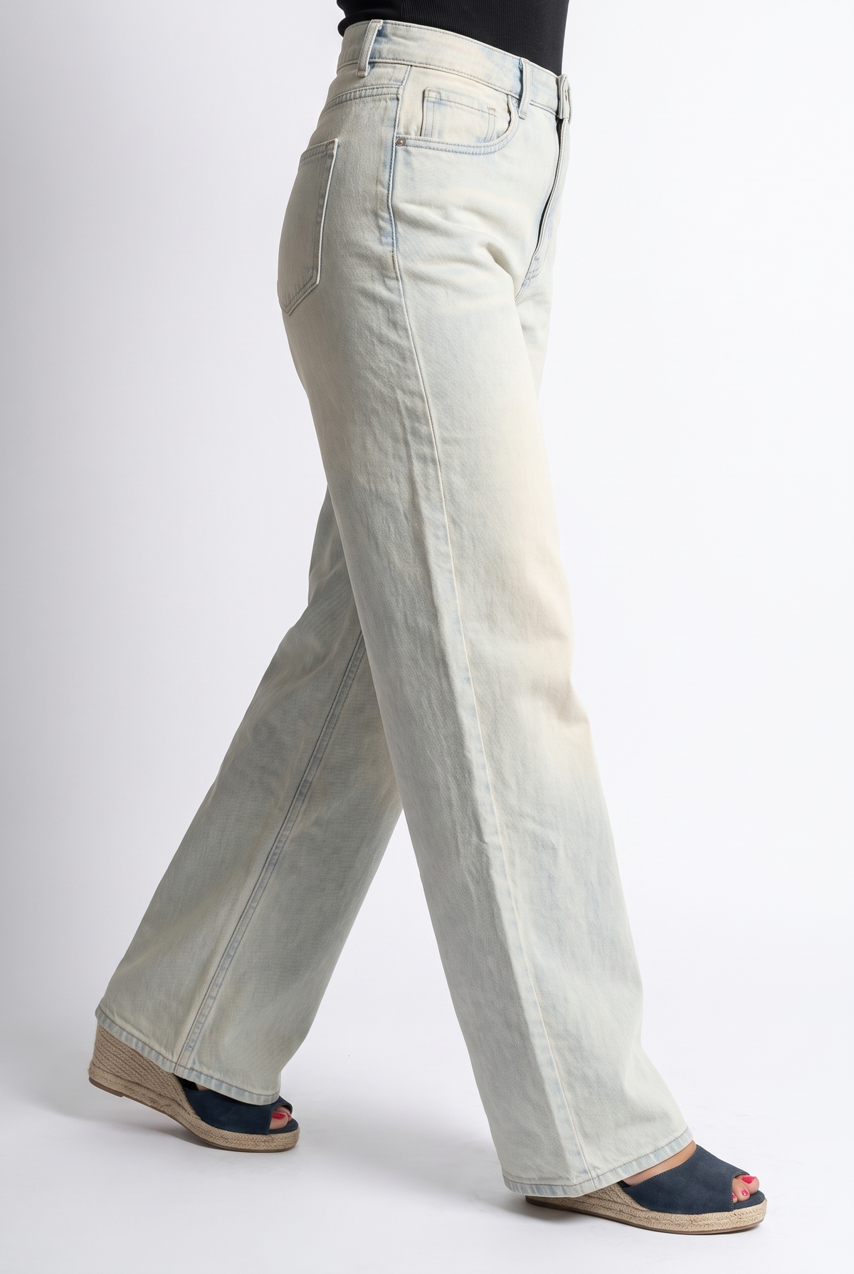 Women Wide Leg Jeans (Desert Sand Wash)