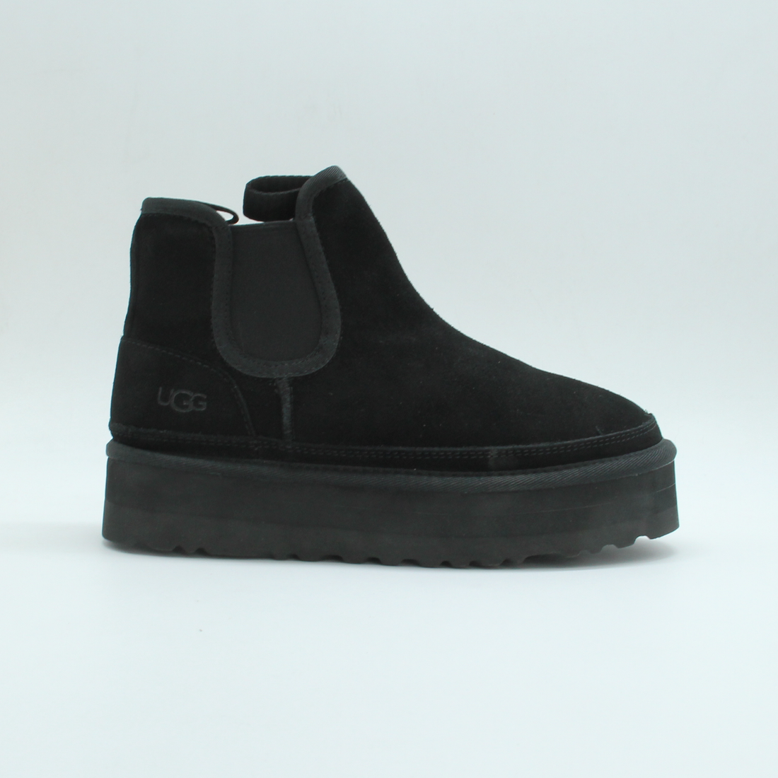 Neumel Platform Chelsea Boots (Black)