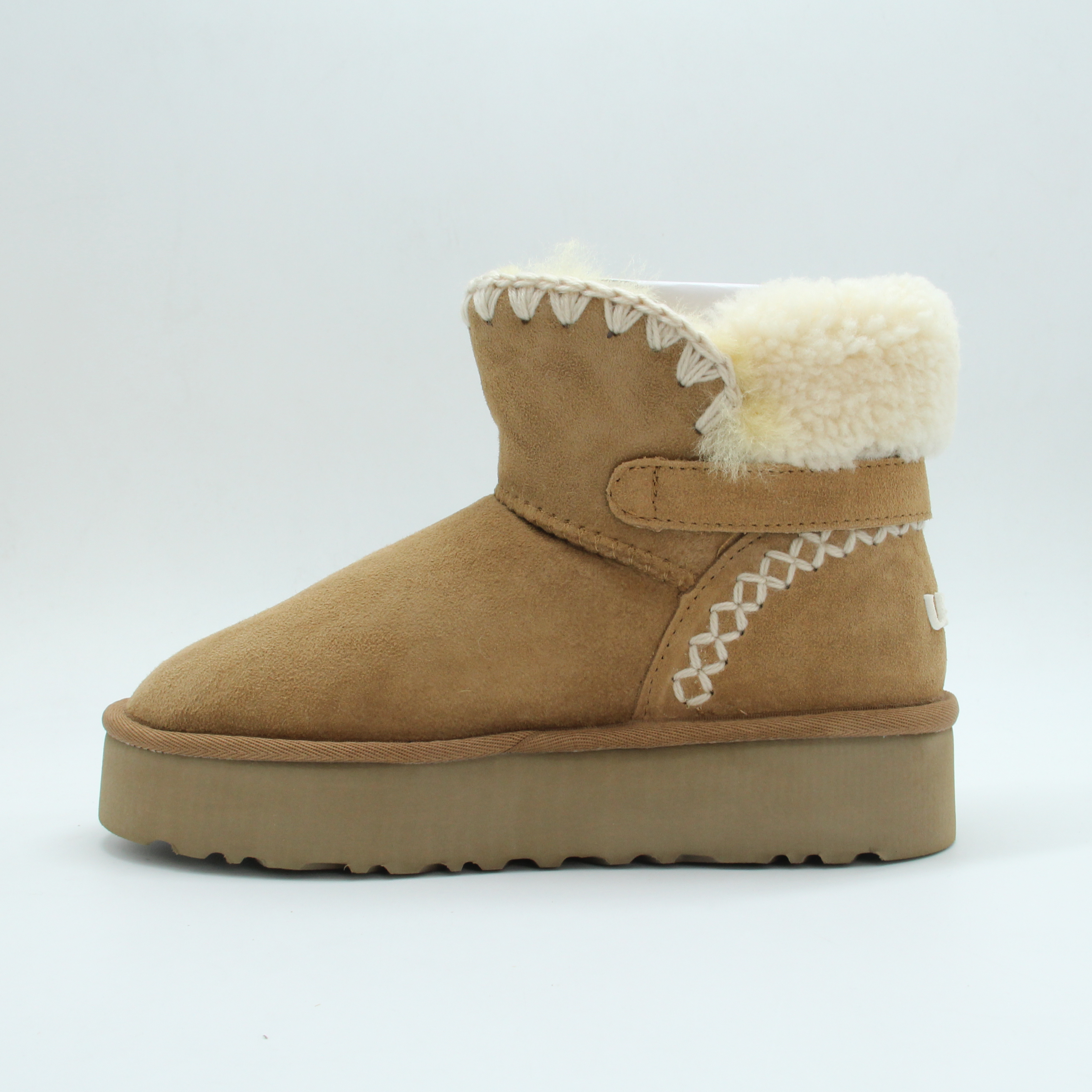 Classic Ultra Locked Mini Boot (Chestnut)