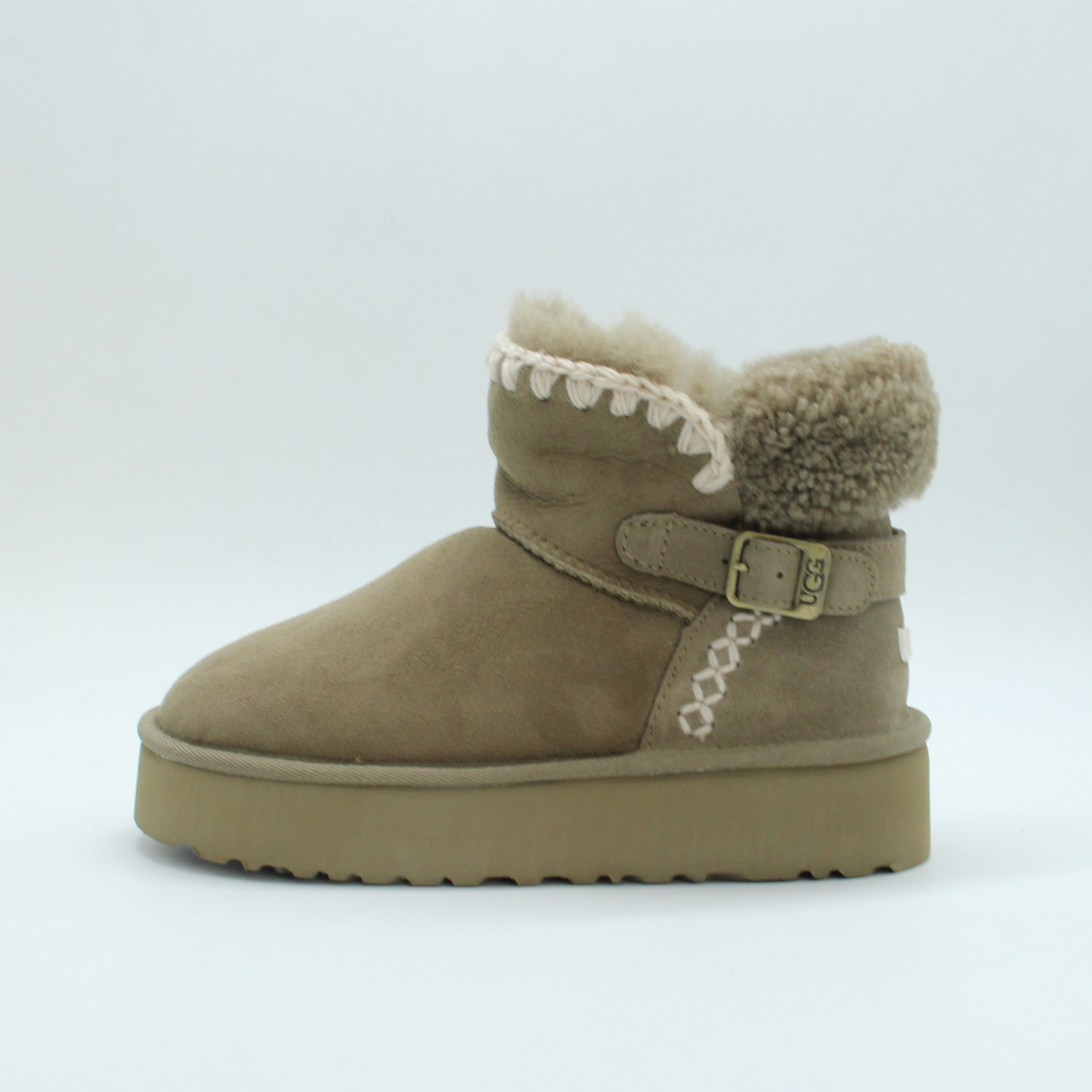 Classic Ultra Locked Mini Boot (Camel)