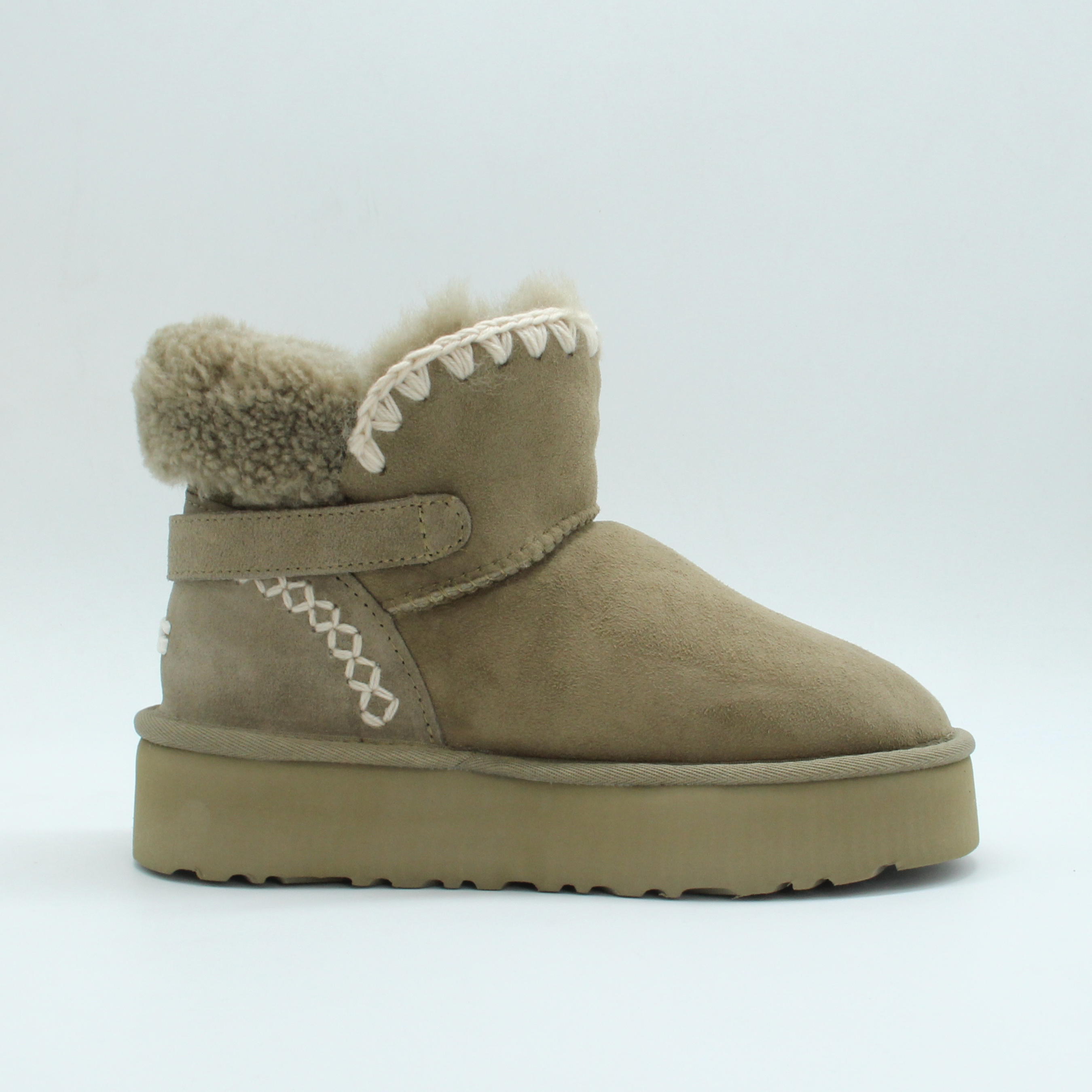 Classic Ultra Locked Mini Boot (Camel)