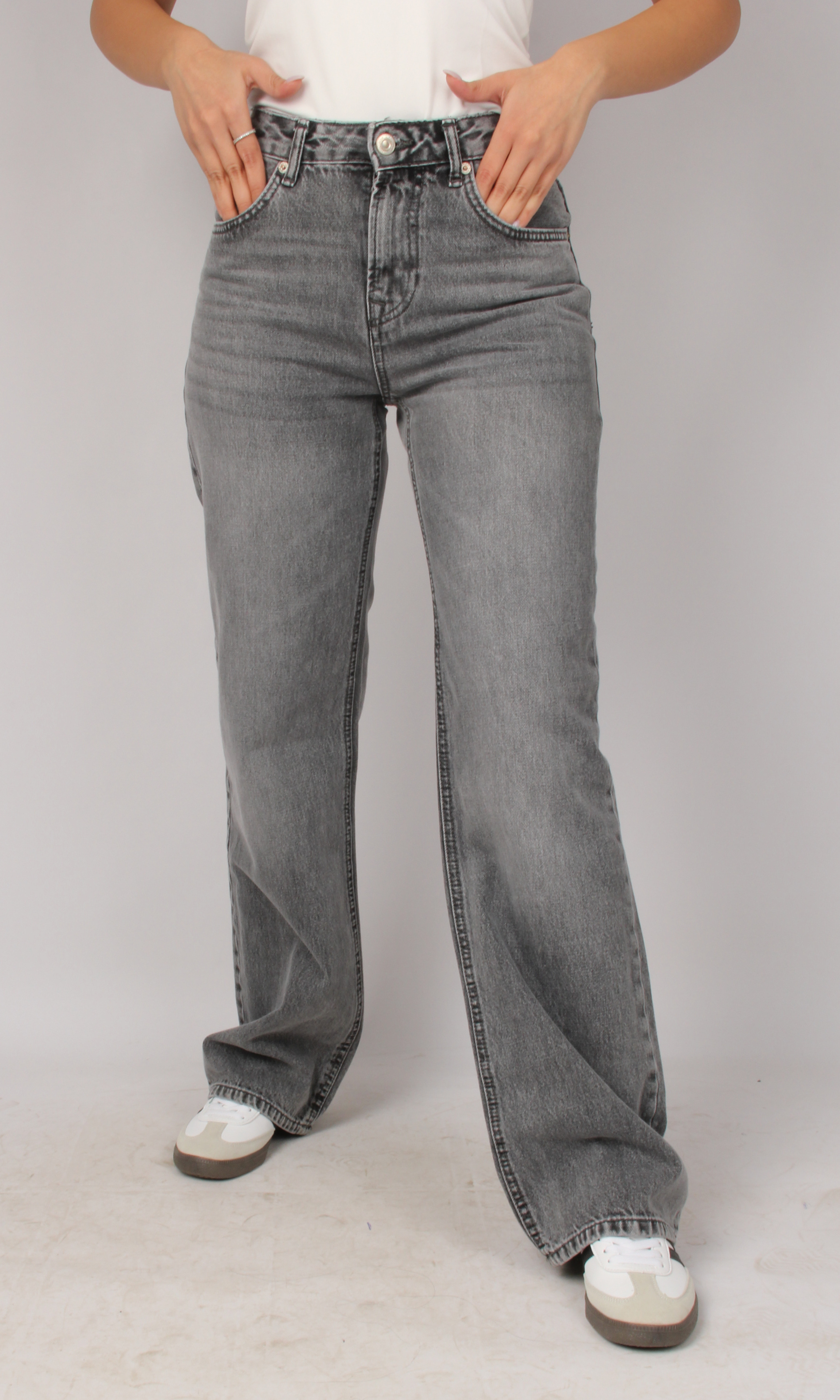(New) Women Wide Leg Jeans ( Light Grey)