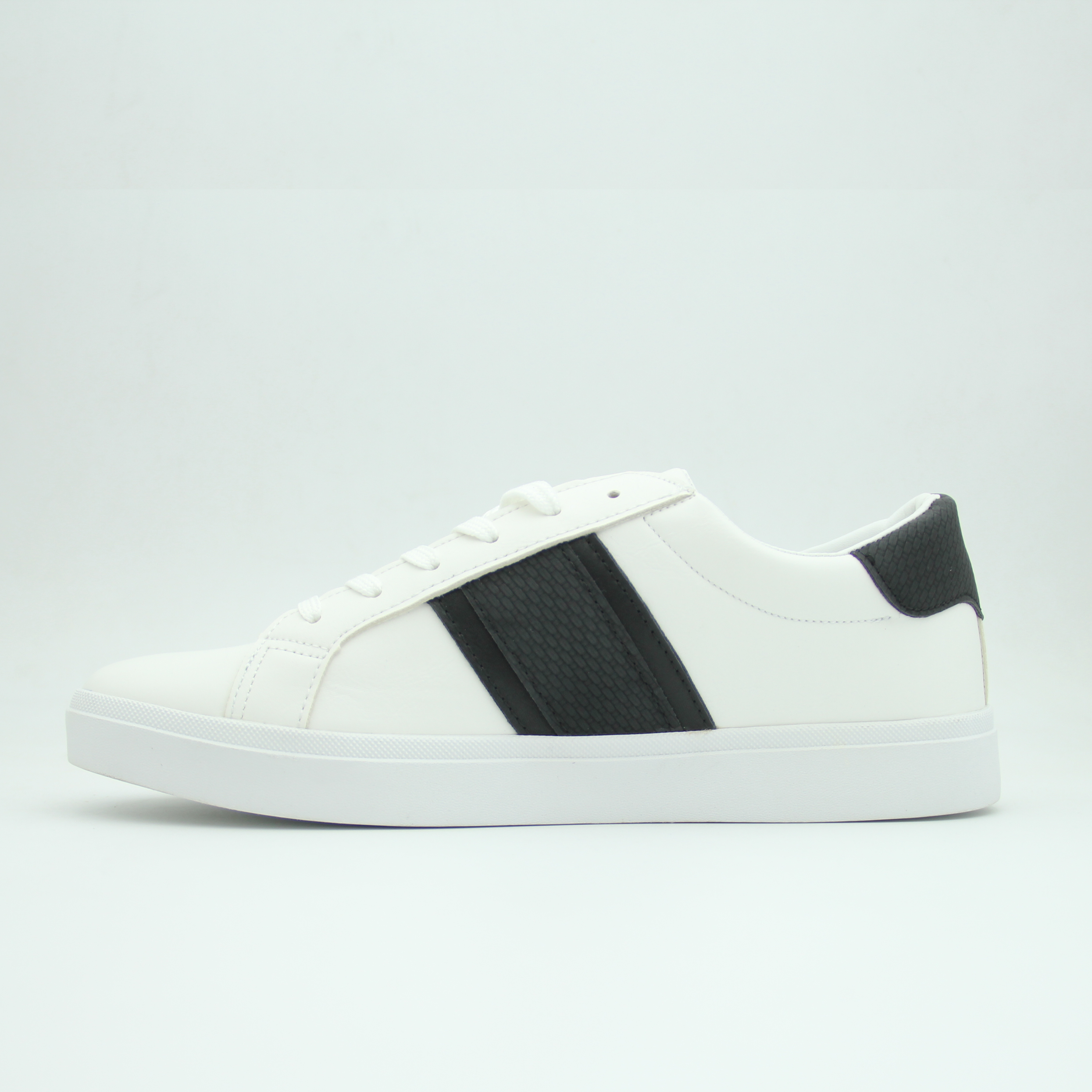 Men Flat Zara (White*Black Stripe)