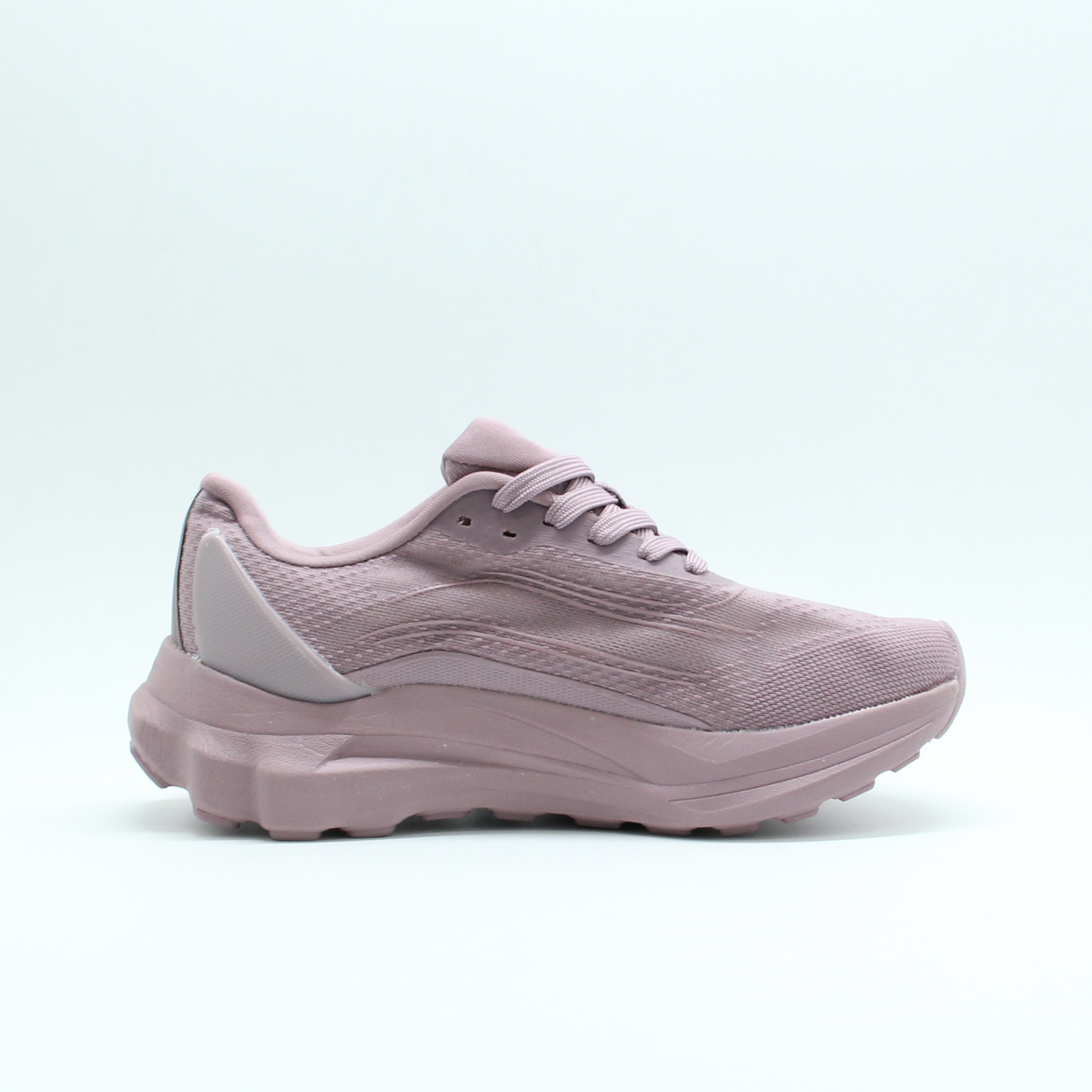 Women  Alo Runner Performance Sneaker (Smoky)