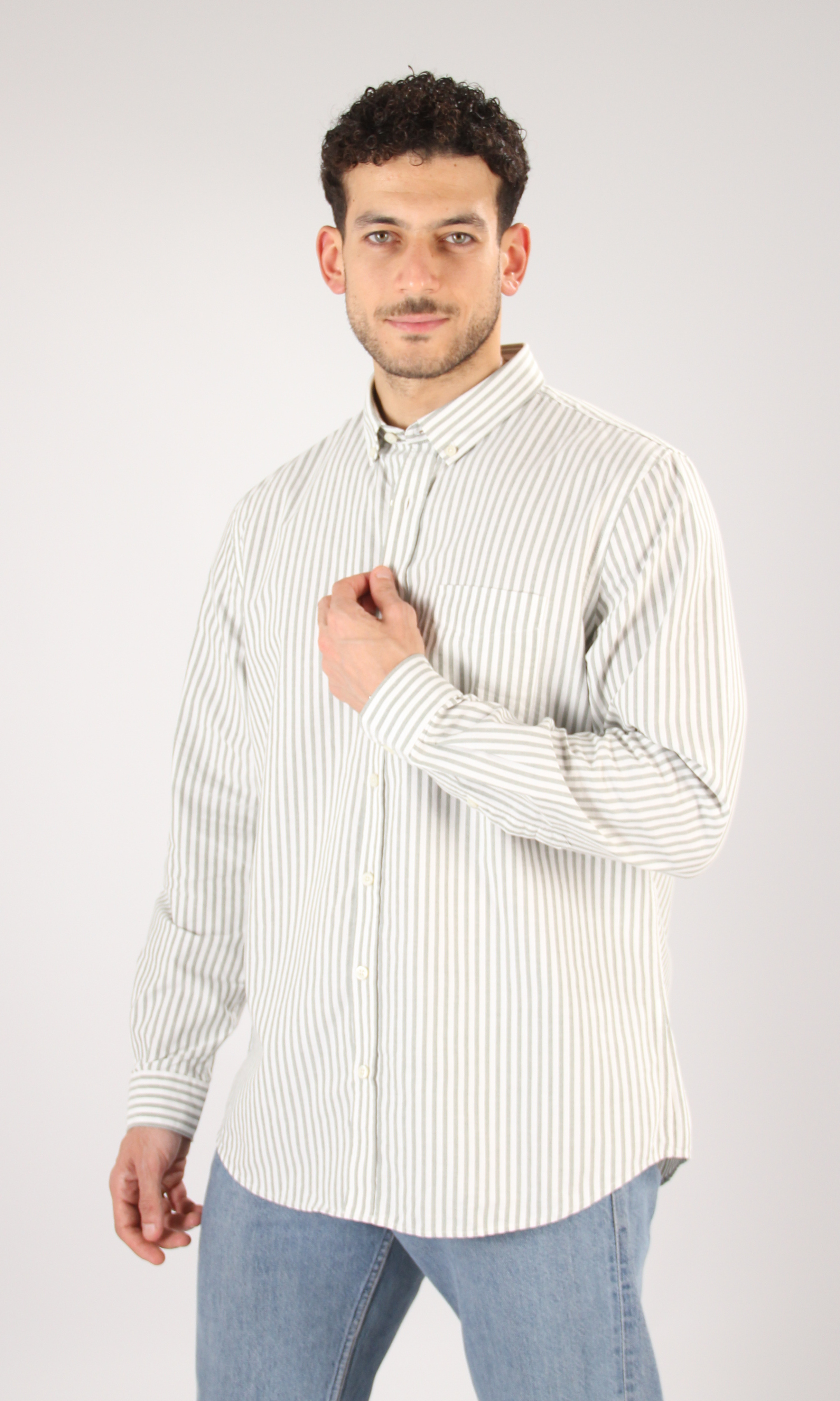 Men Regular Fit Striped Long Sleeves Shirt