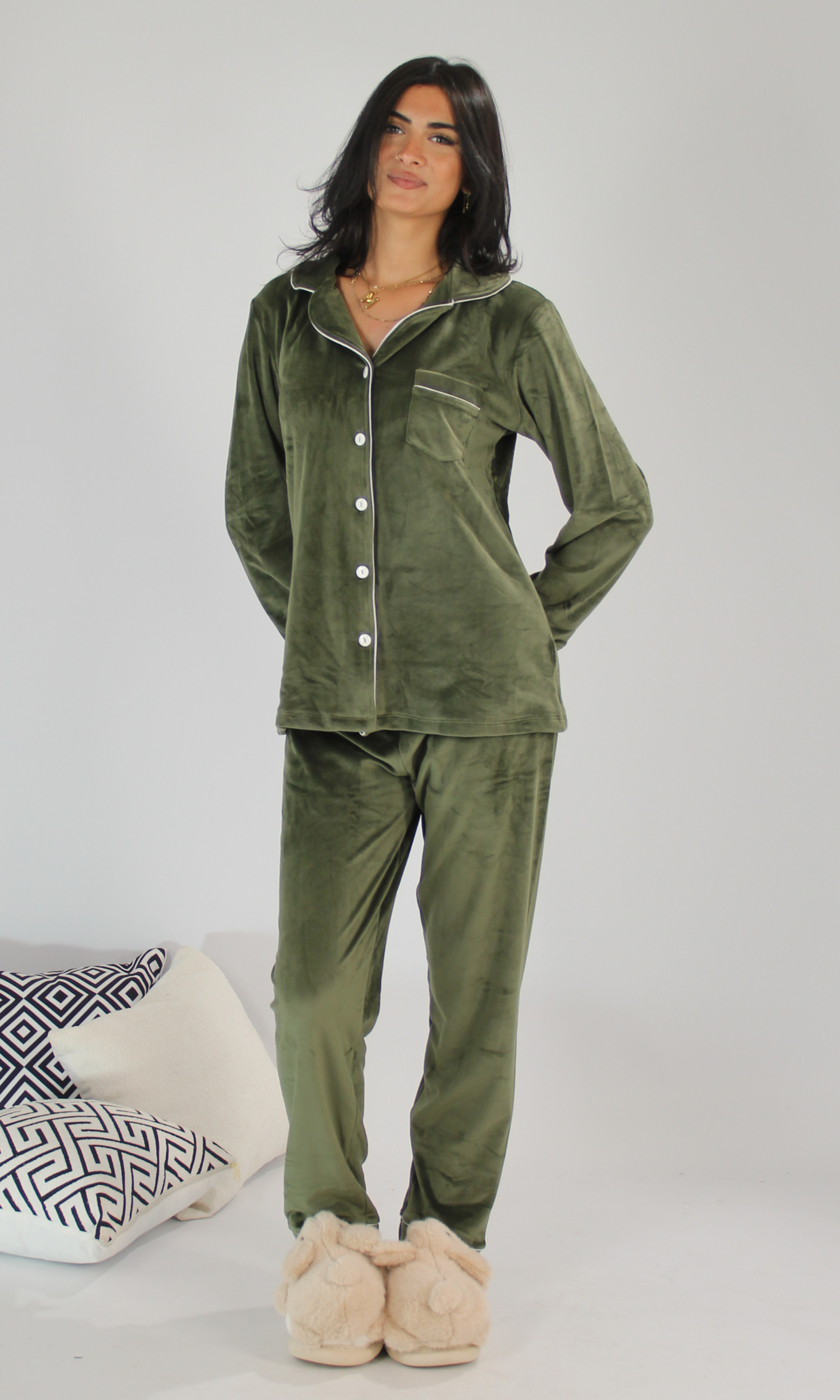 Women Classic Velvet Pajamas Set