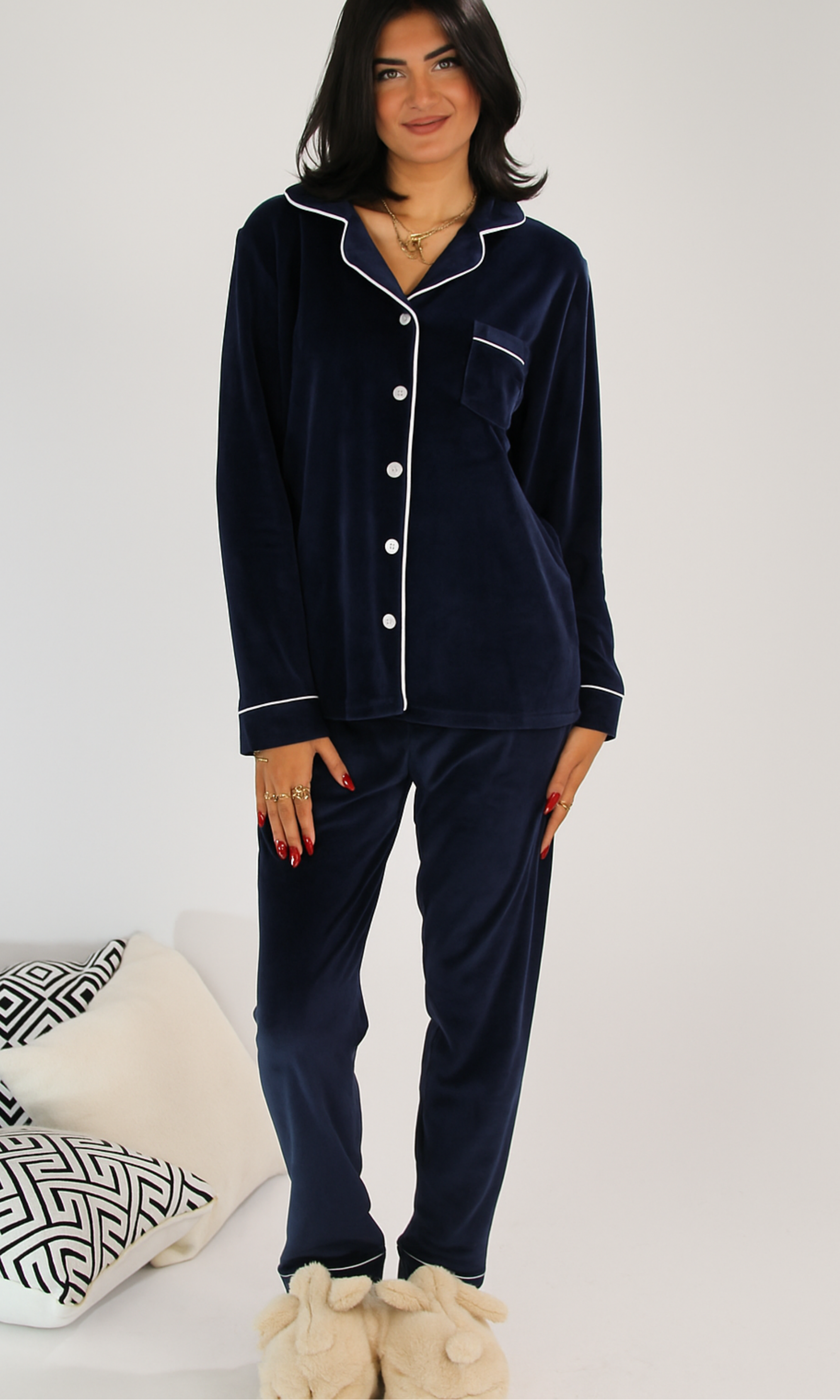 Women Classic Velvet Pajamas Set