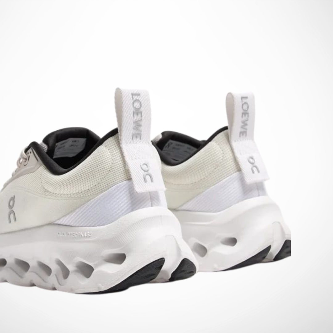 Women LOEWEX On CLOUDYILT (White & Black)
