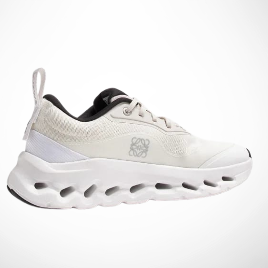 Women LOEWEX On CLOUDYILT (White & Black)