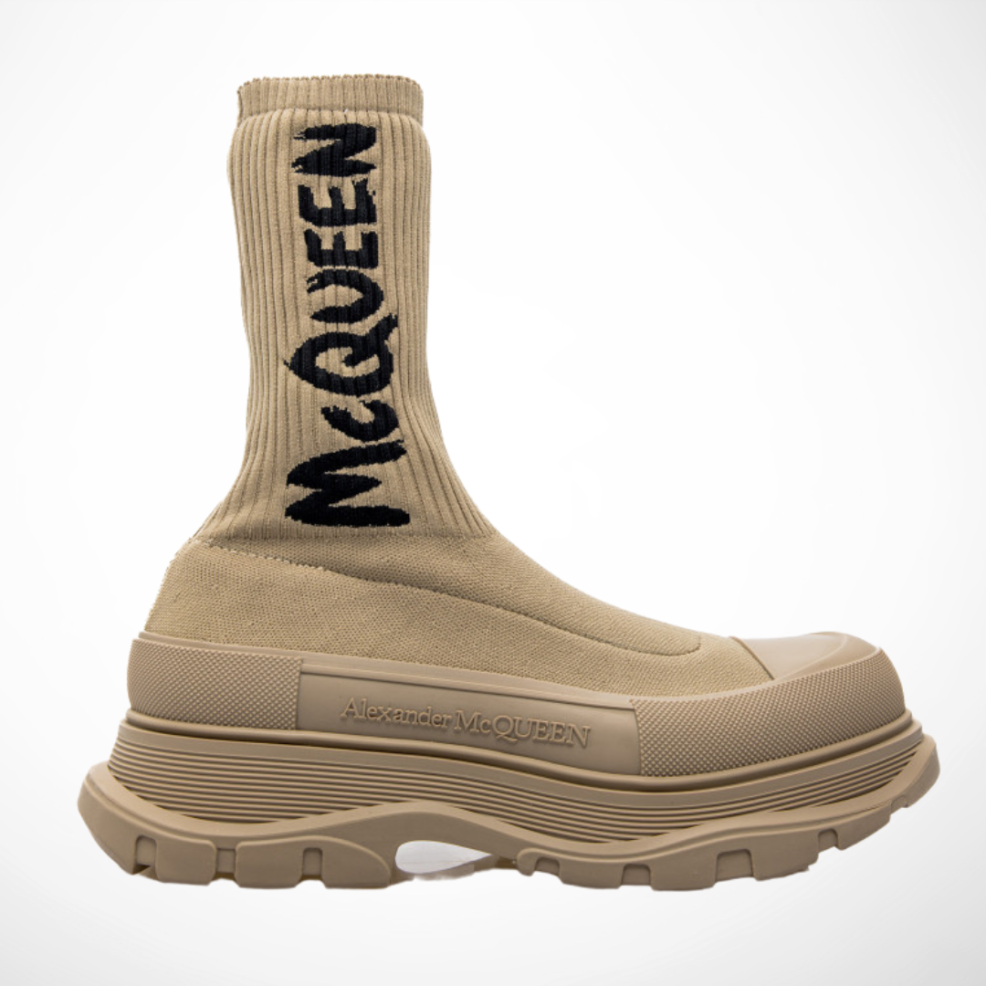 Women TREAD STICK BOOT GRAFFITI (Beige)