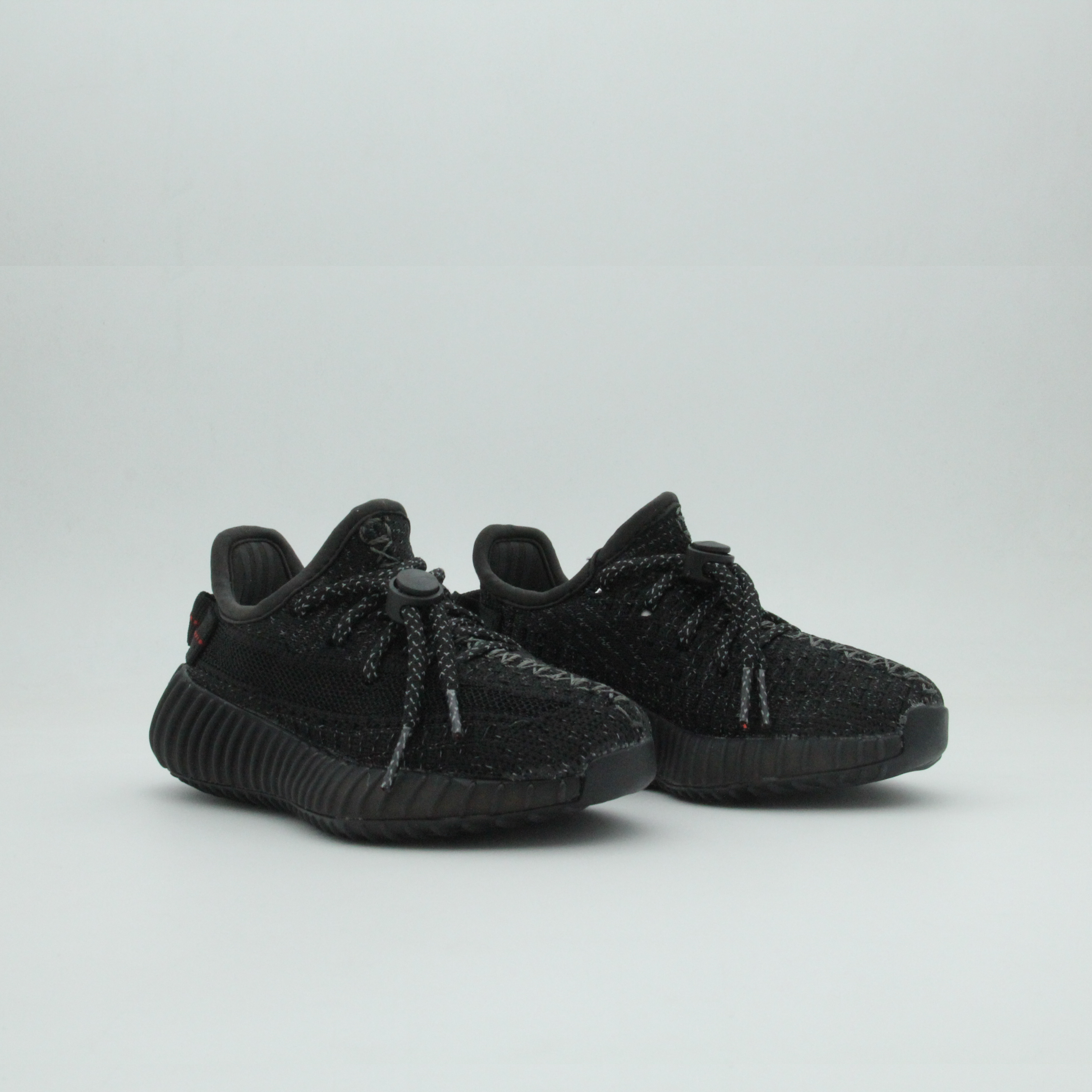 Kids Yeezy Boost 350 V2 (Black)