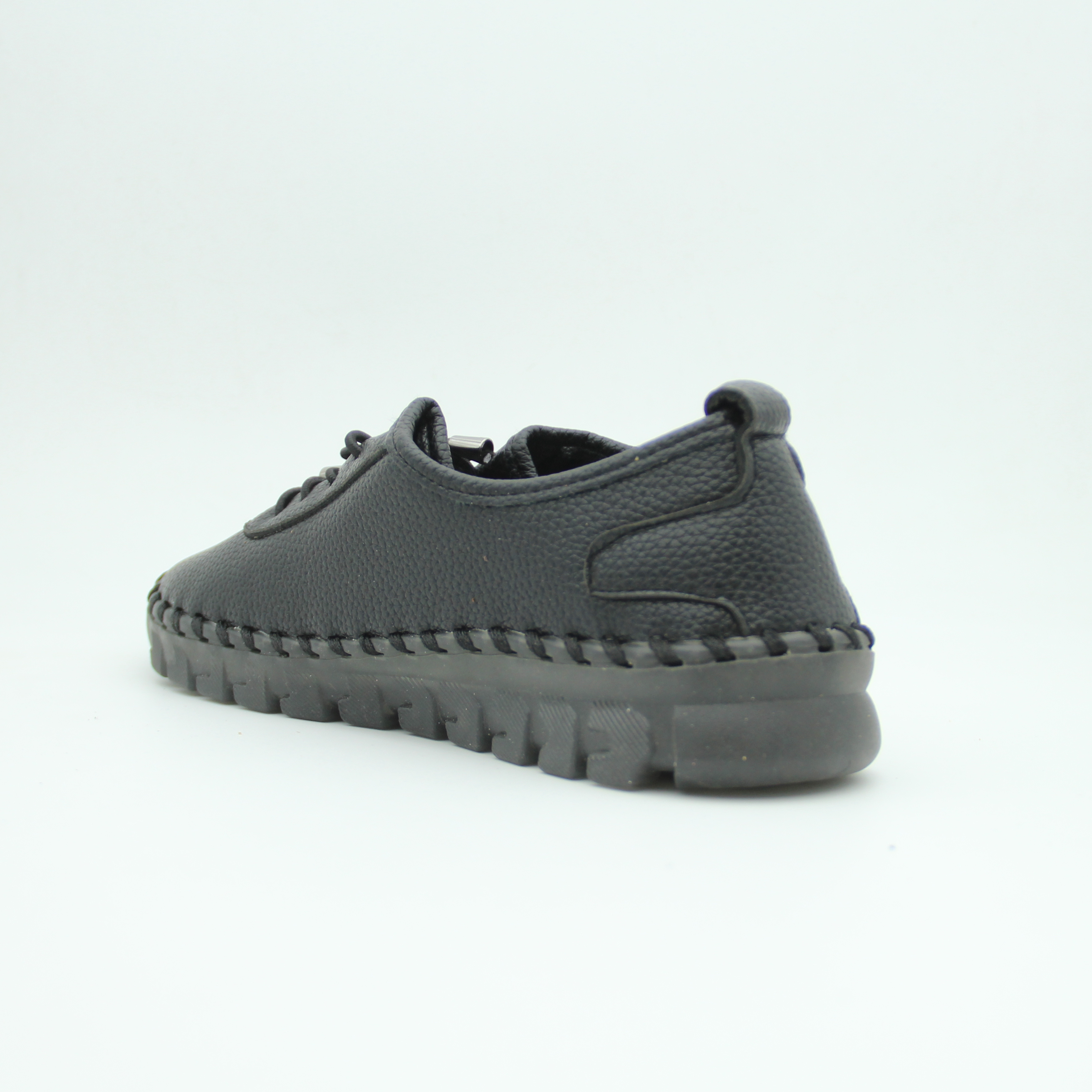 Women Casual Leather Sneaker With Non-Slip Rubber (Black)