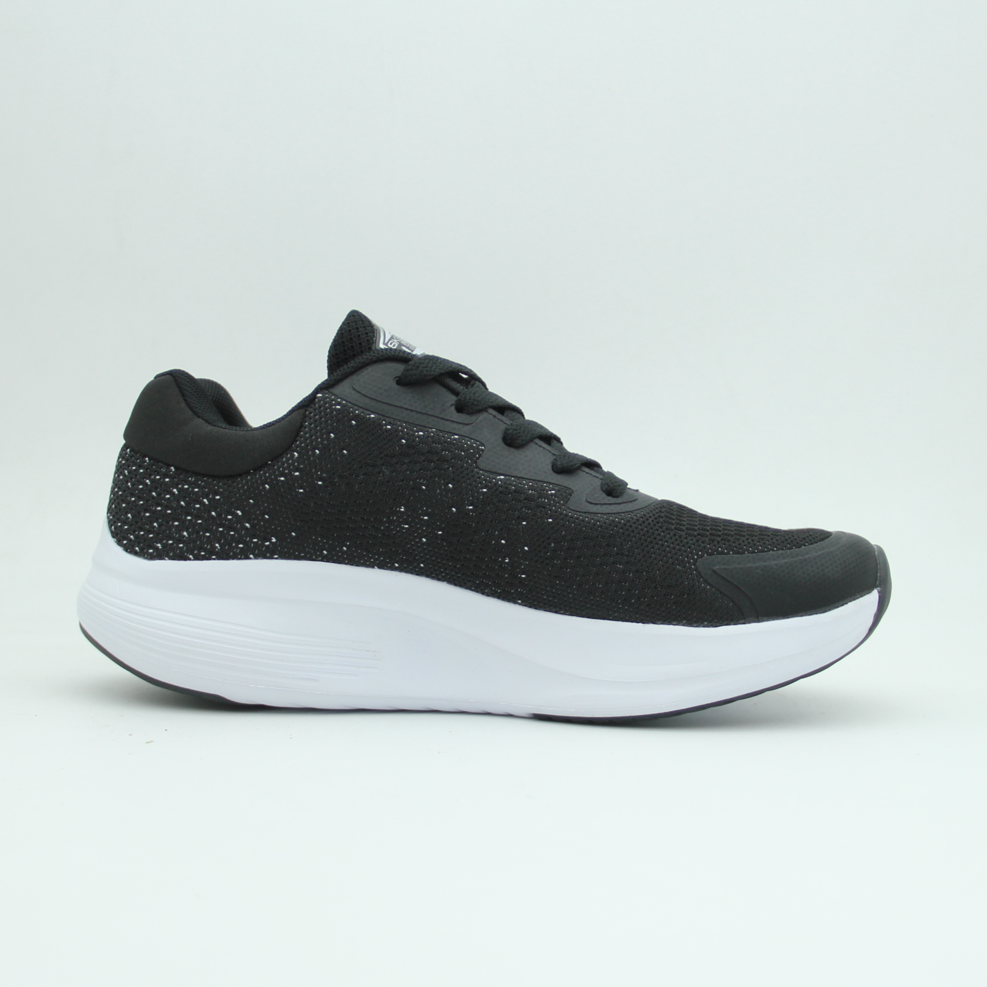 Men Skechers Relaxed Fit Max Cushion (White*Black)