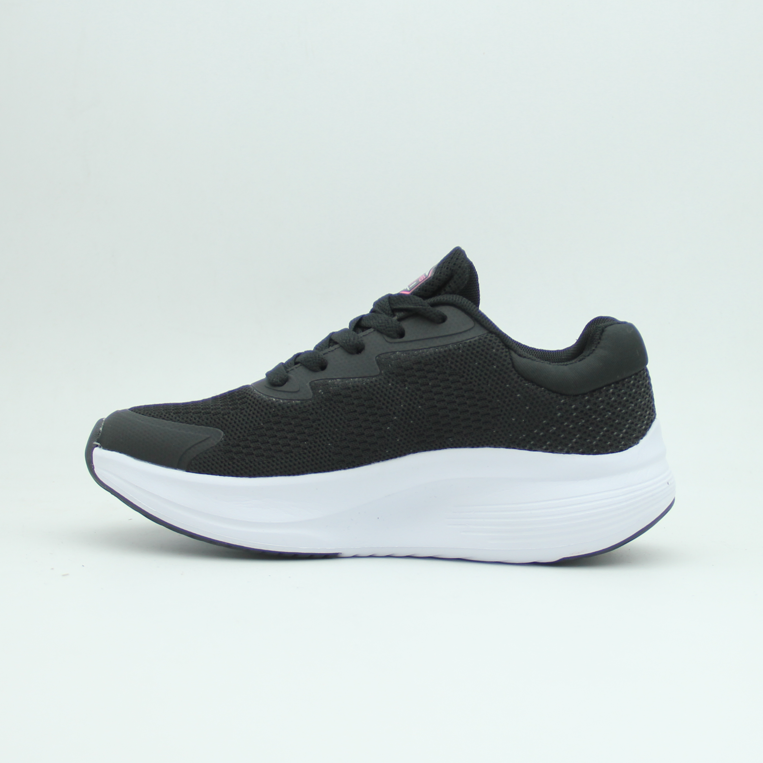 Women Skechers Relaxed Fit MAX CUSHION (Black*White)