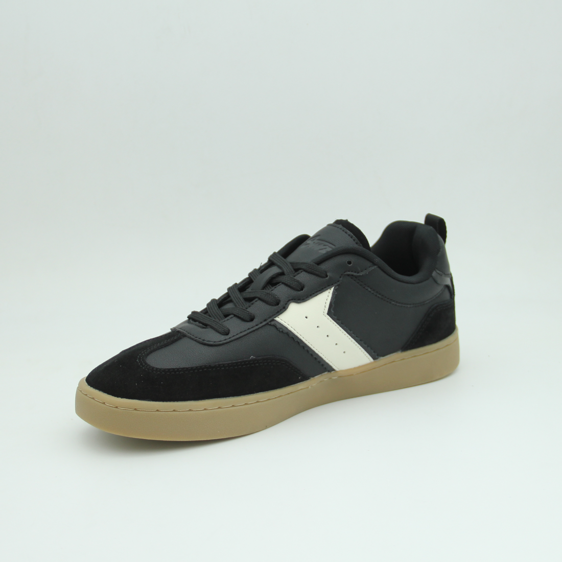 Men Pull & Bear Contrast Retro Trainers (Black)