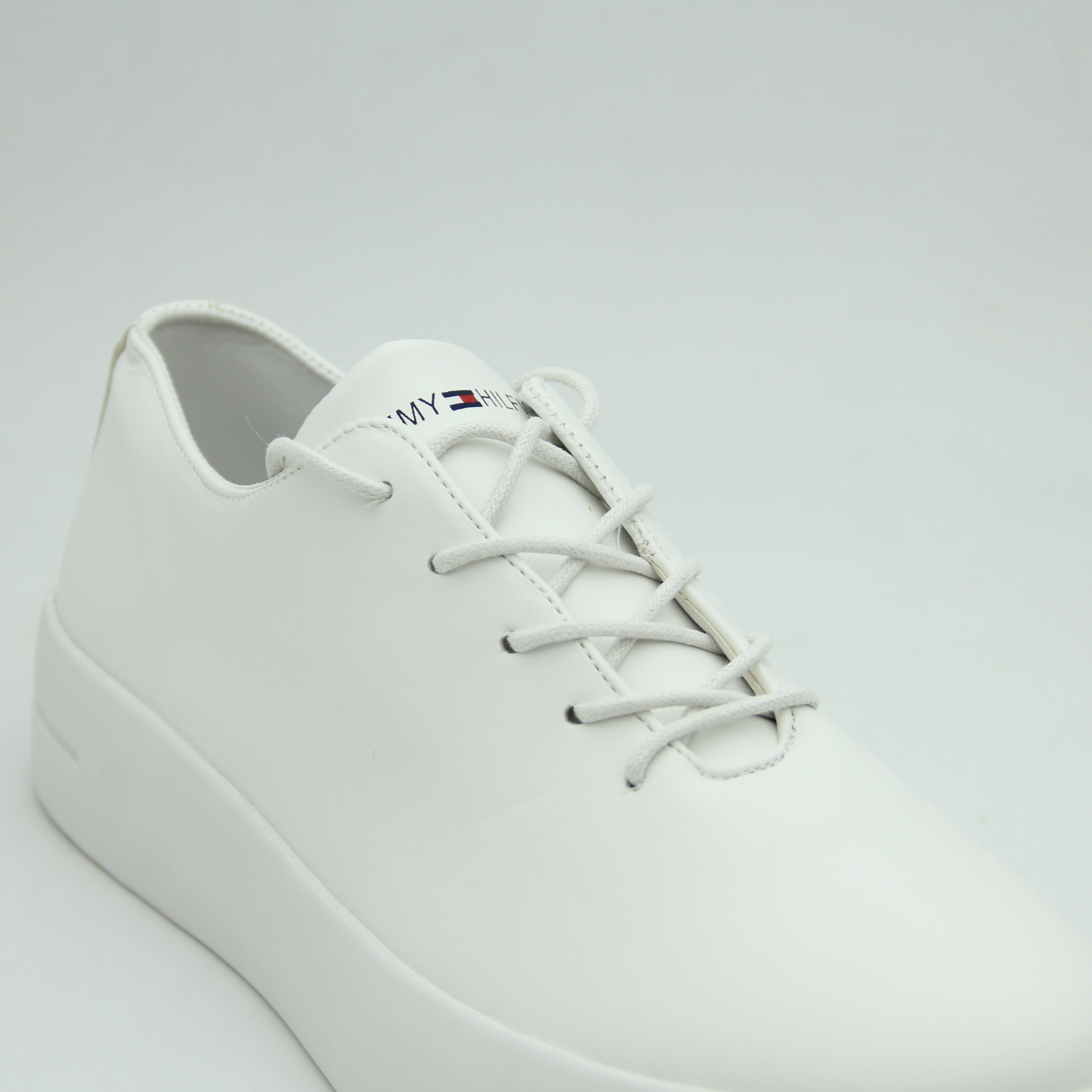Men Tommy APOM sneakers (Full White)