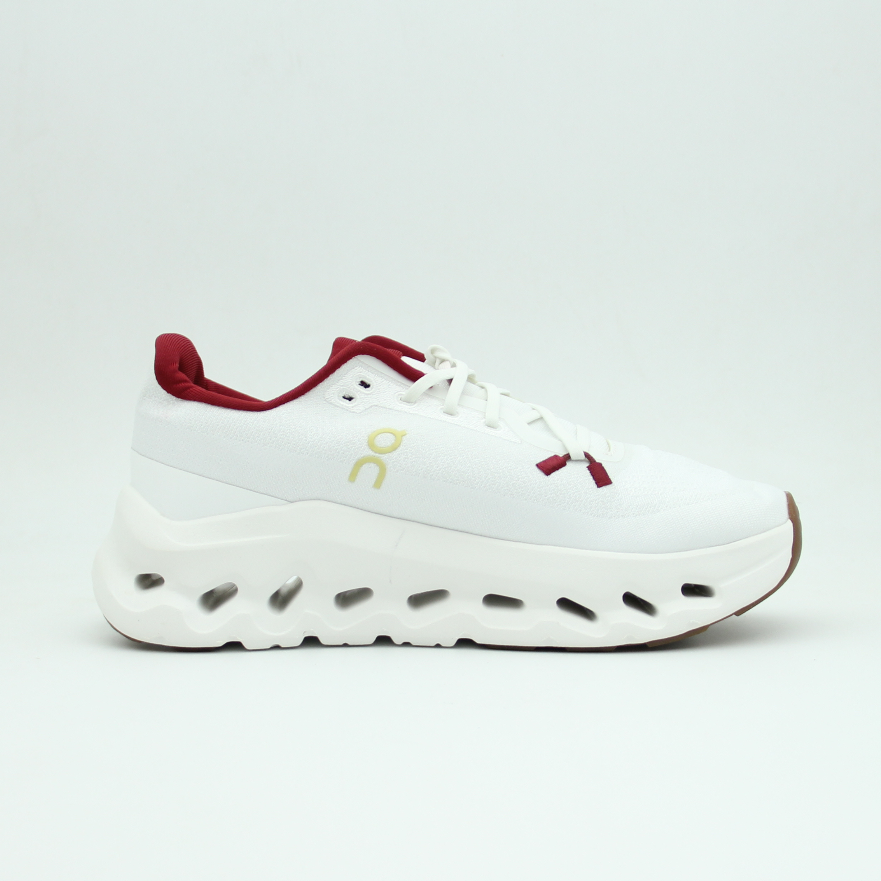 Sneakers X On Cloudtilt 2.0 running (Red Gold)