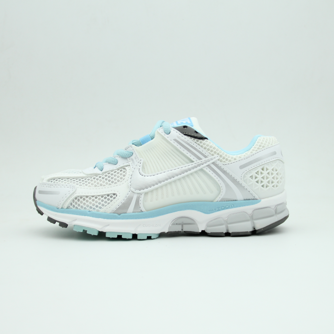 Sneakers ZOOM VOMERO (White-Baby Blue)