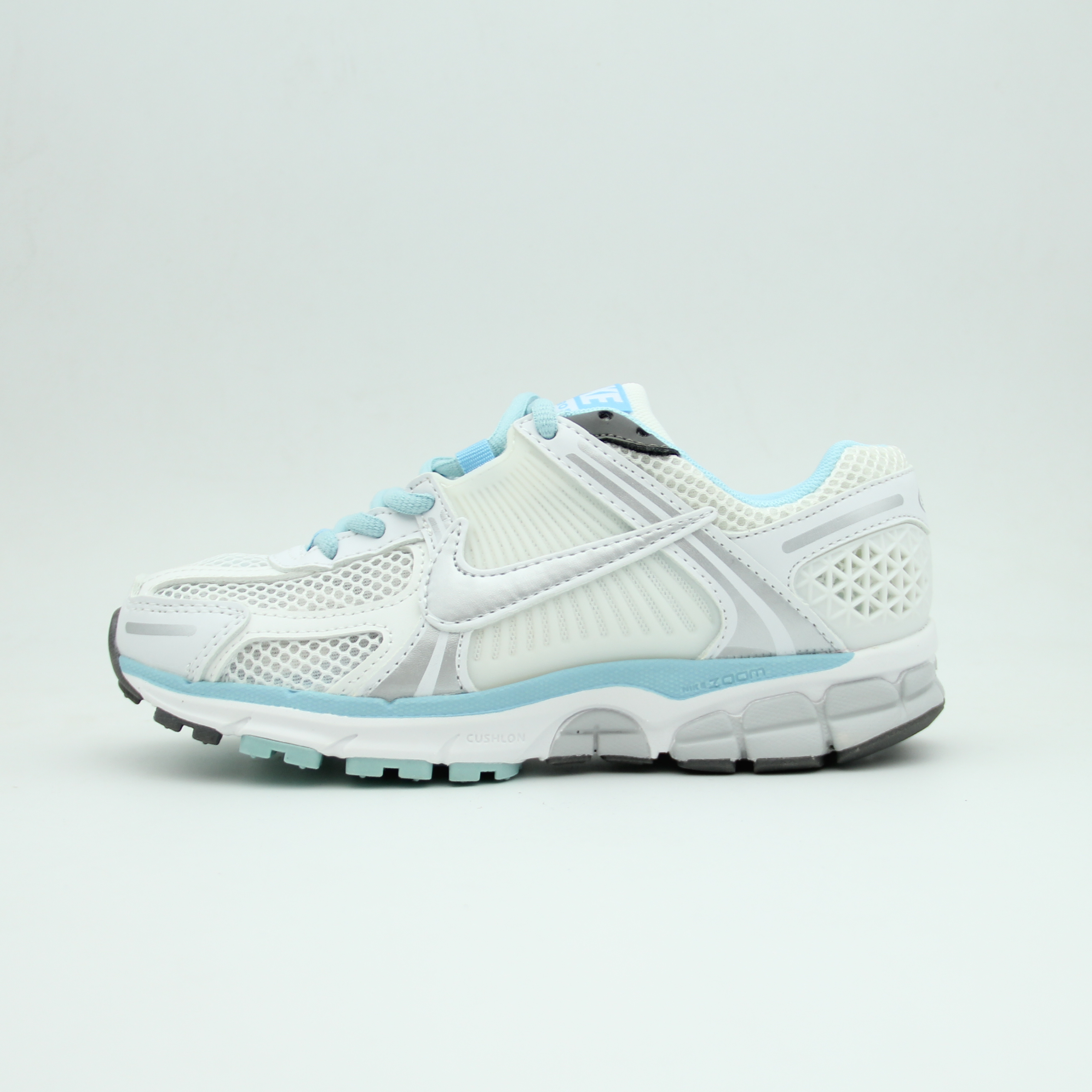 Sneakers ZOOM VOMERO (White-Baby Blue)