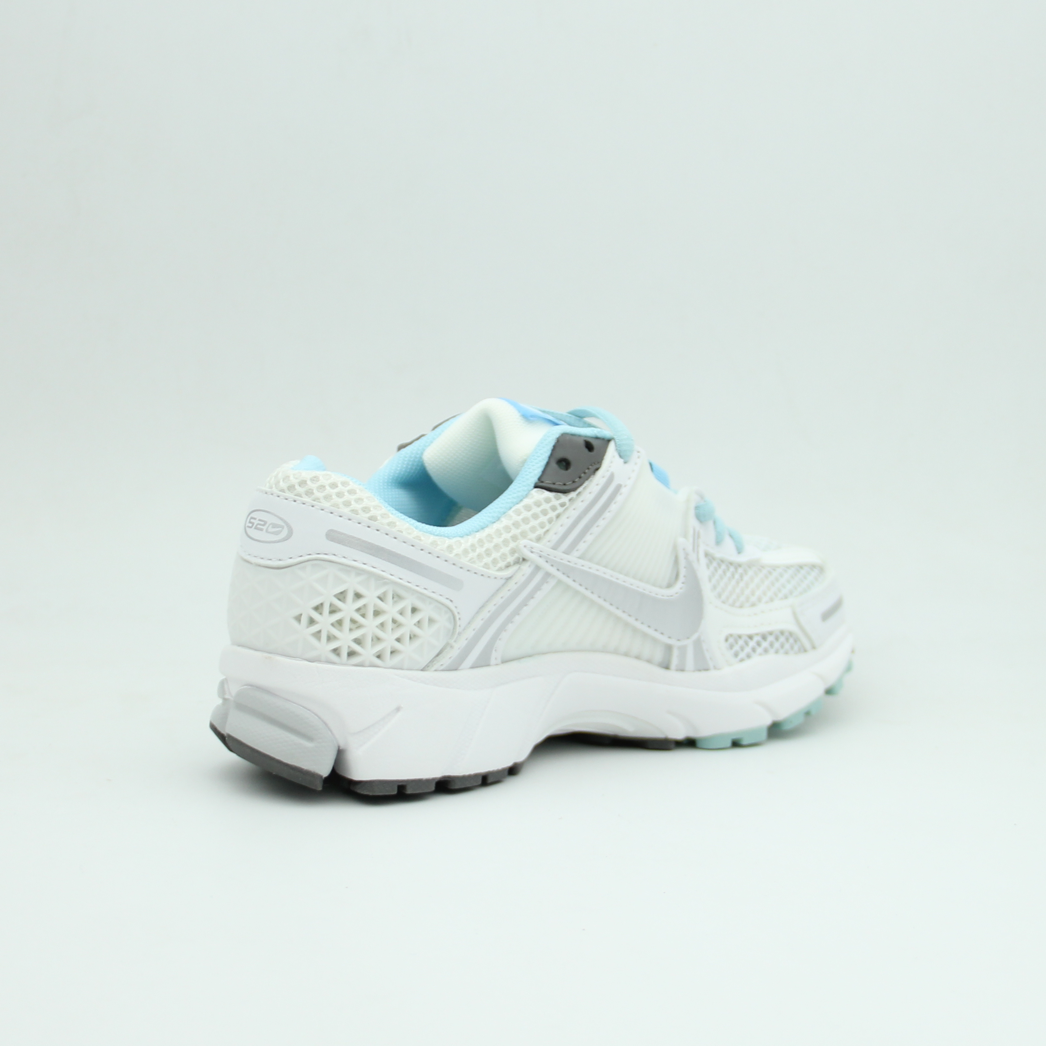 Sneakers ZOOM VOMERO (White-Baby Blue)