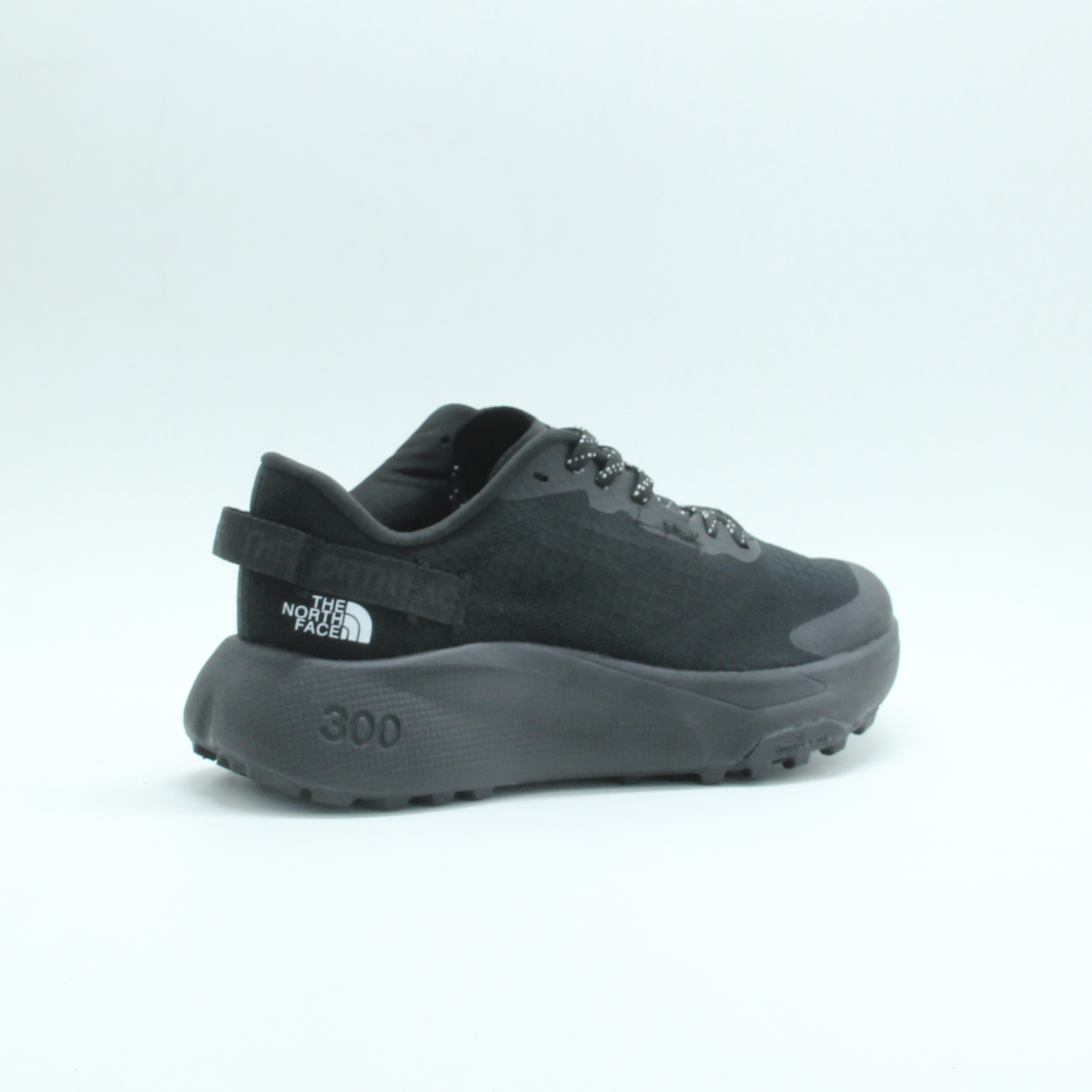 Men North Face Altamesa 300 trail (Black)