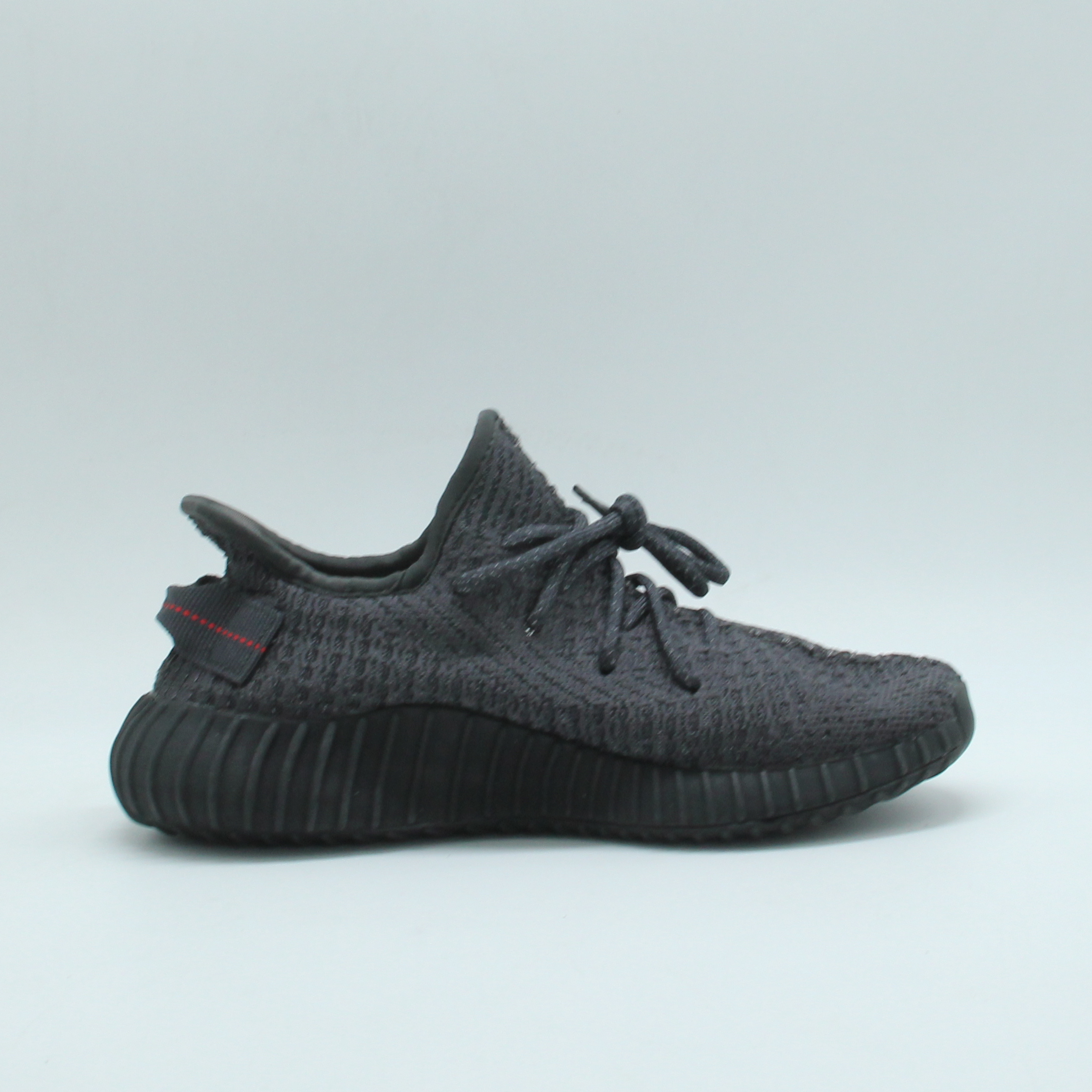 Women Yeezy Boost 350 V2 (Black)
