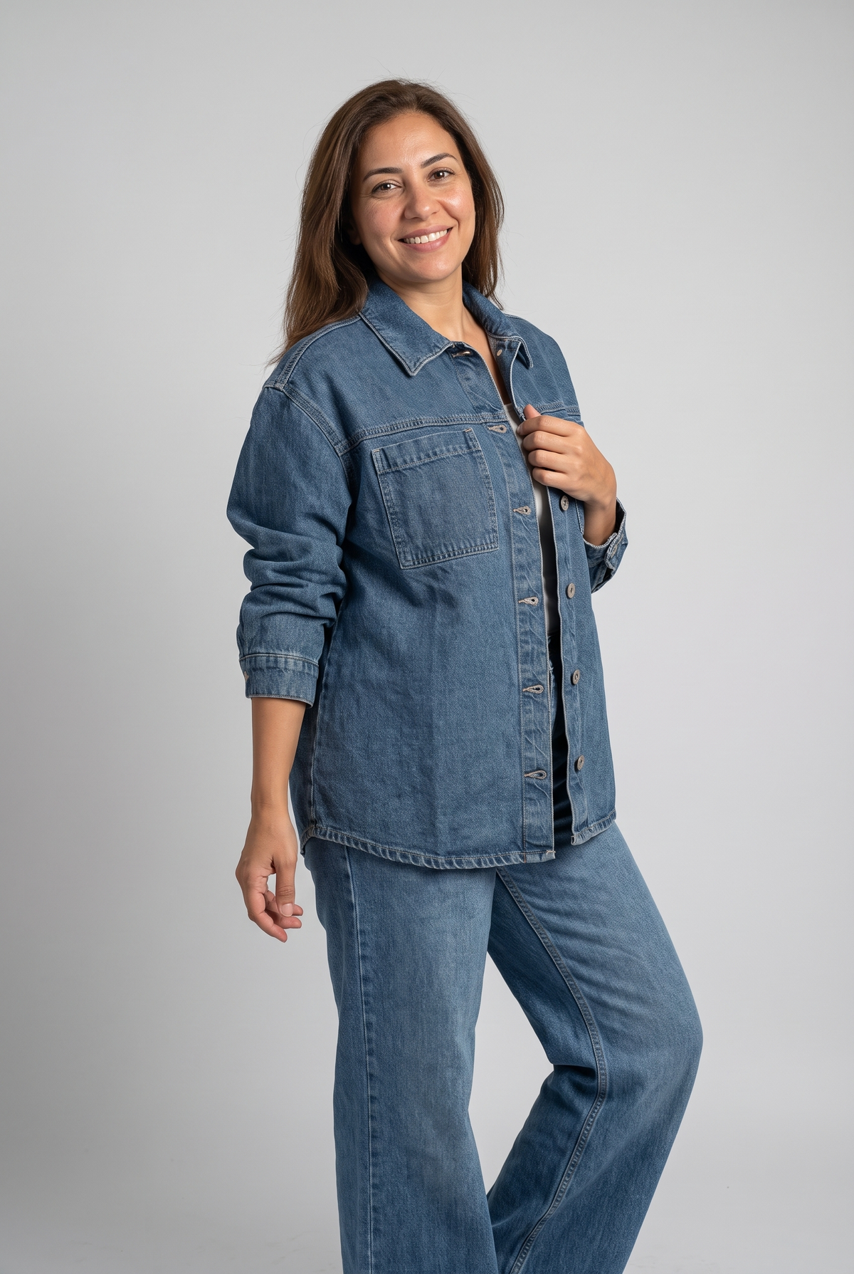 Women's Oversized Denim Jacket With Chest Pockets