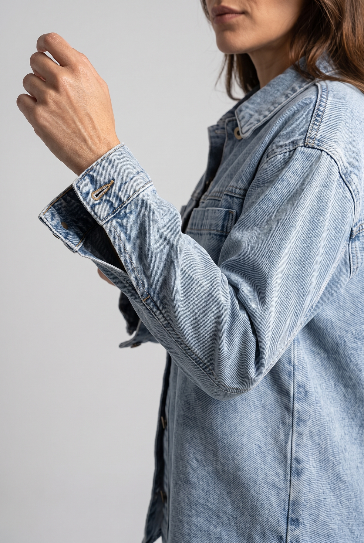 Women's Oversized Denim Jacket With Chest Pockets