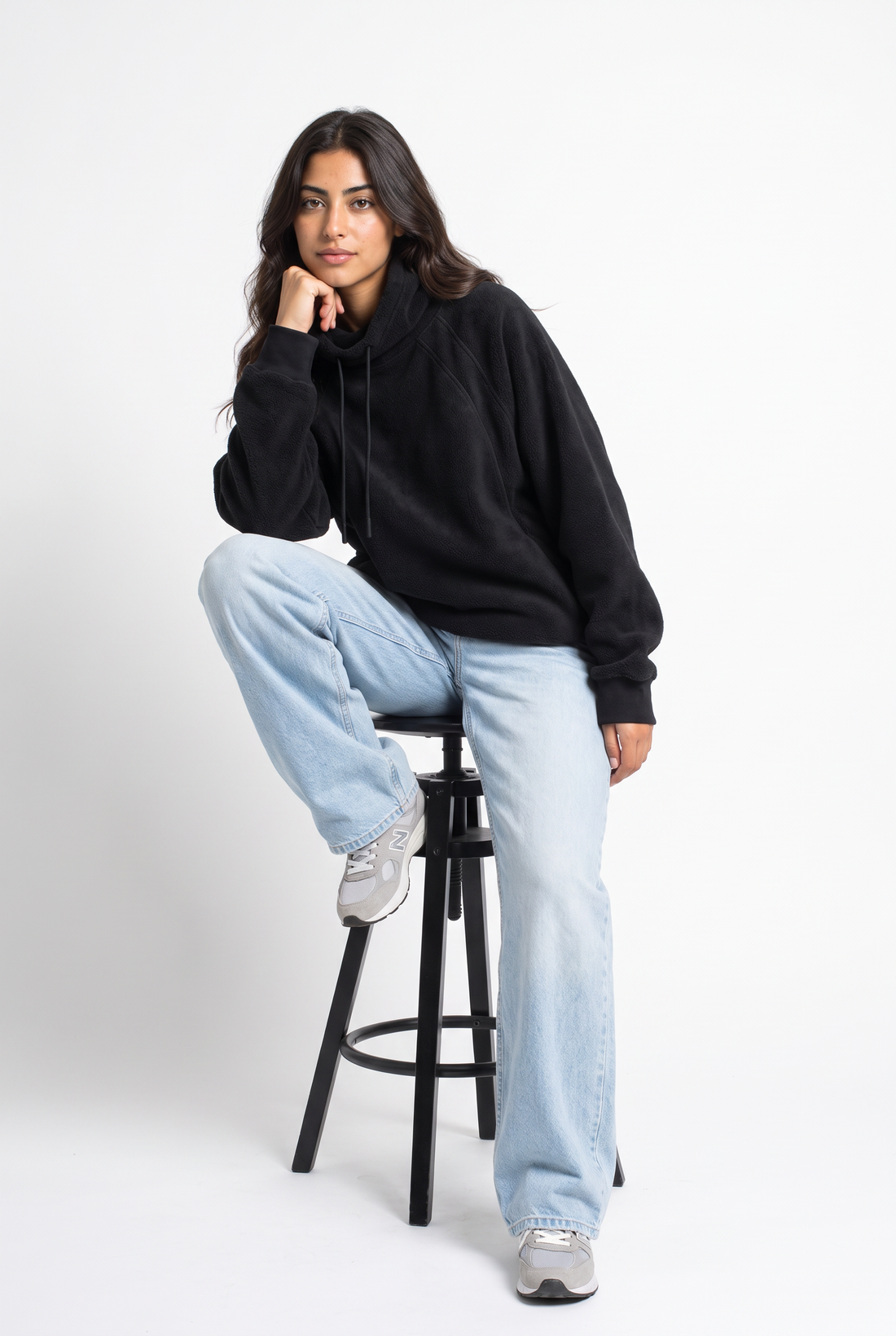 Willow Plush Fleece Pullover - Black
