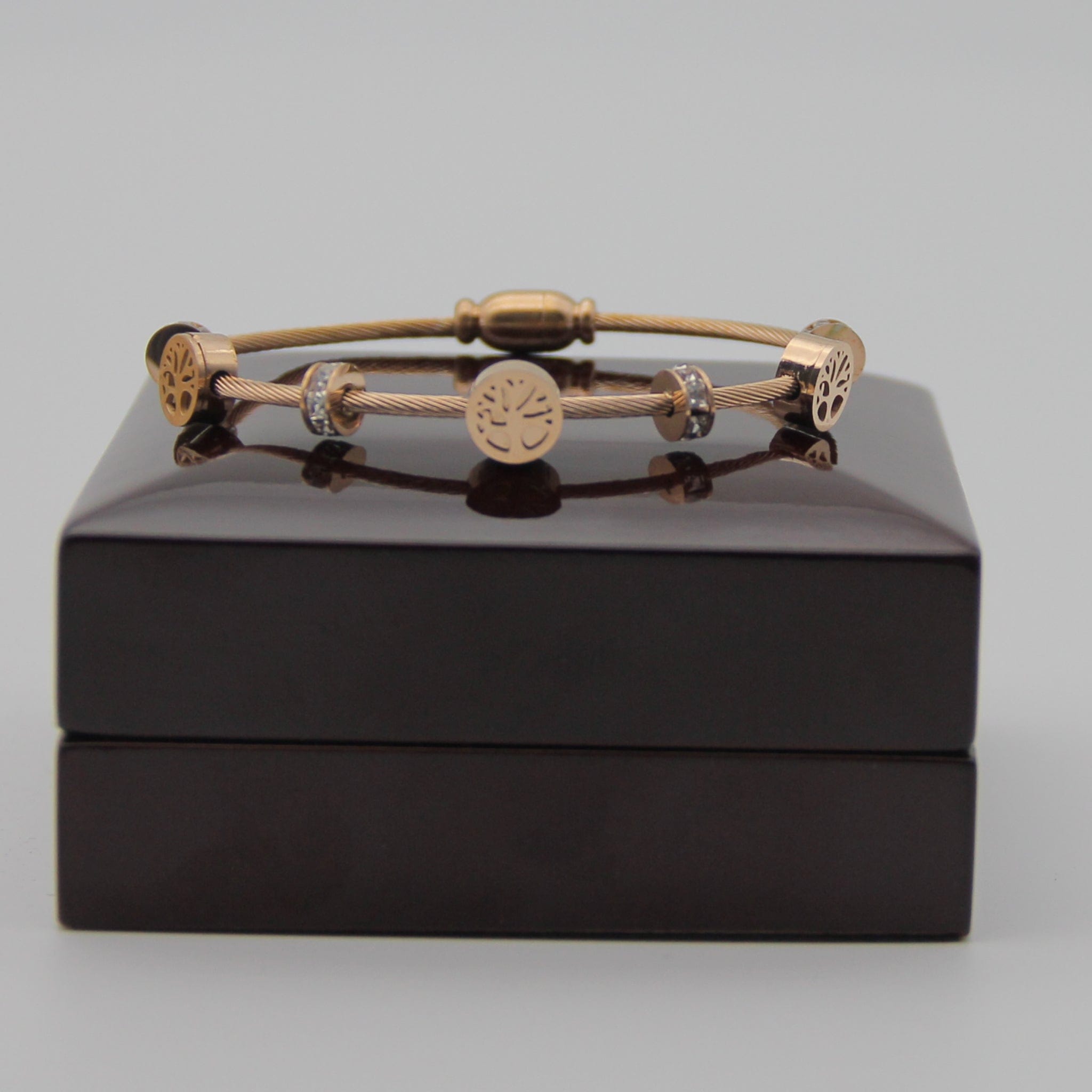 Outlet W&B Female Bracelets Peace Tree Golden Bracelet