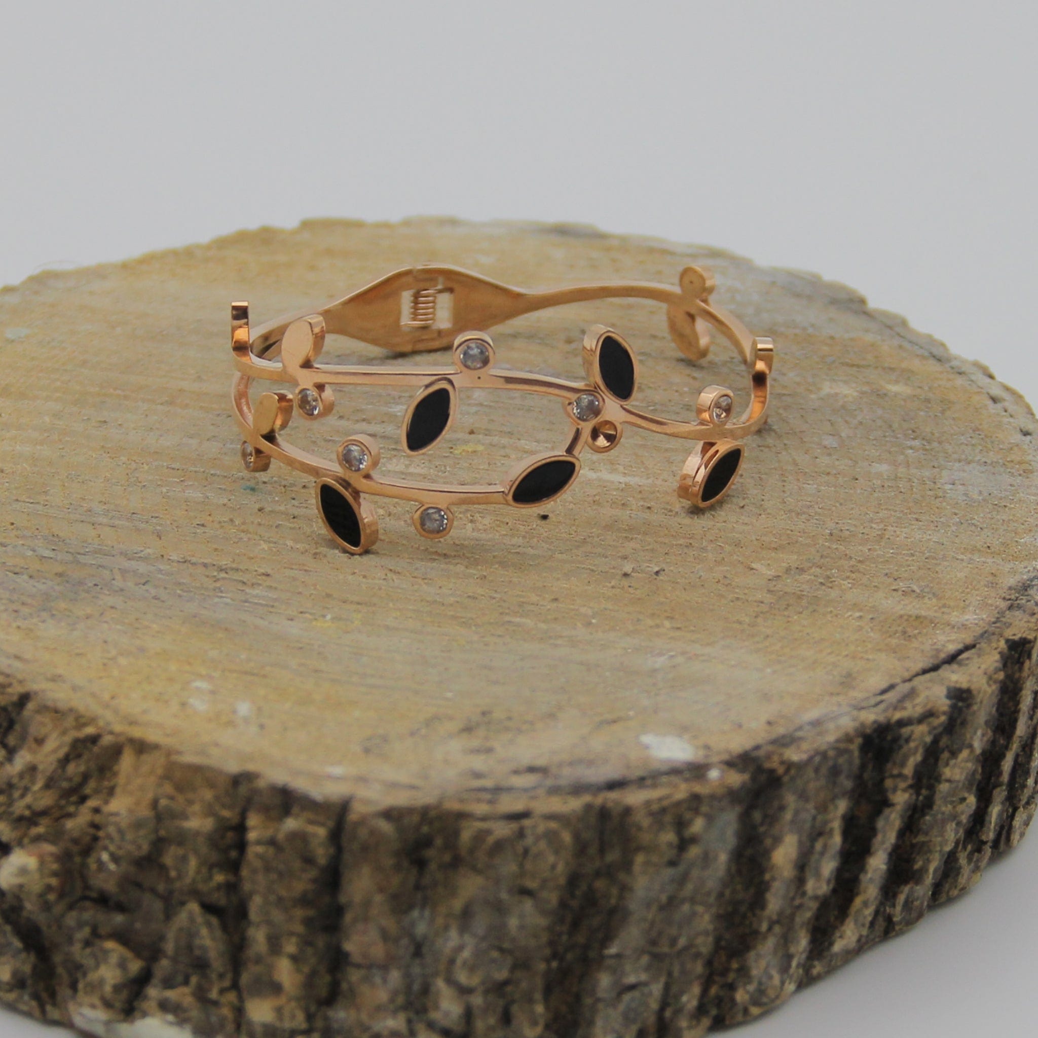 Outlet W&B Female Bracelets Treed Golden Bracelet With Black Eyes