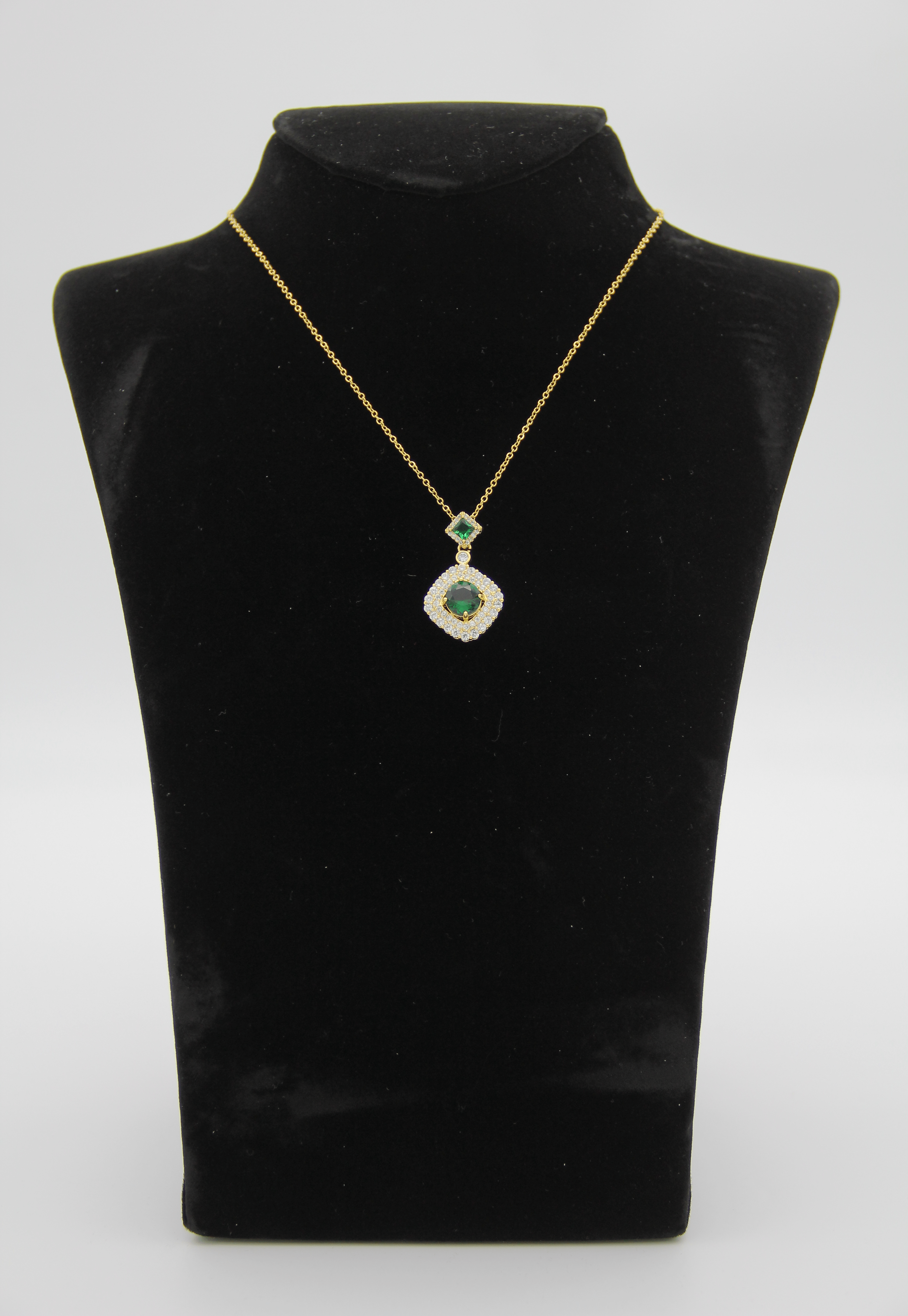 Outlet W&B Female Necklaces Short - Green Stone Pendant - Necklace