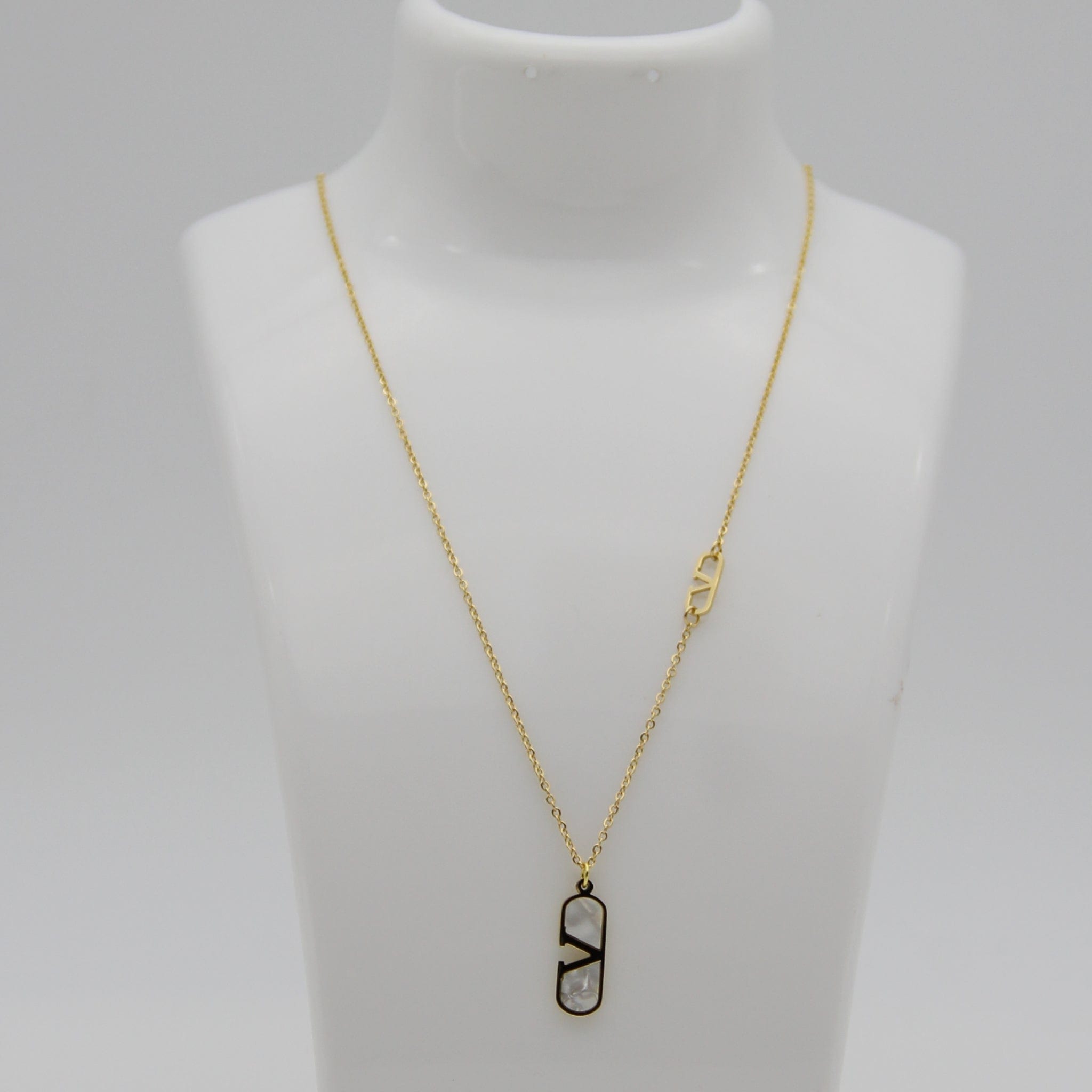 Outlet W&B Female Necklaces V Glasses Golden Stainless Steel Necklace