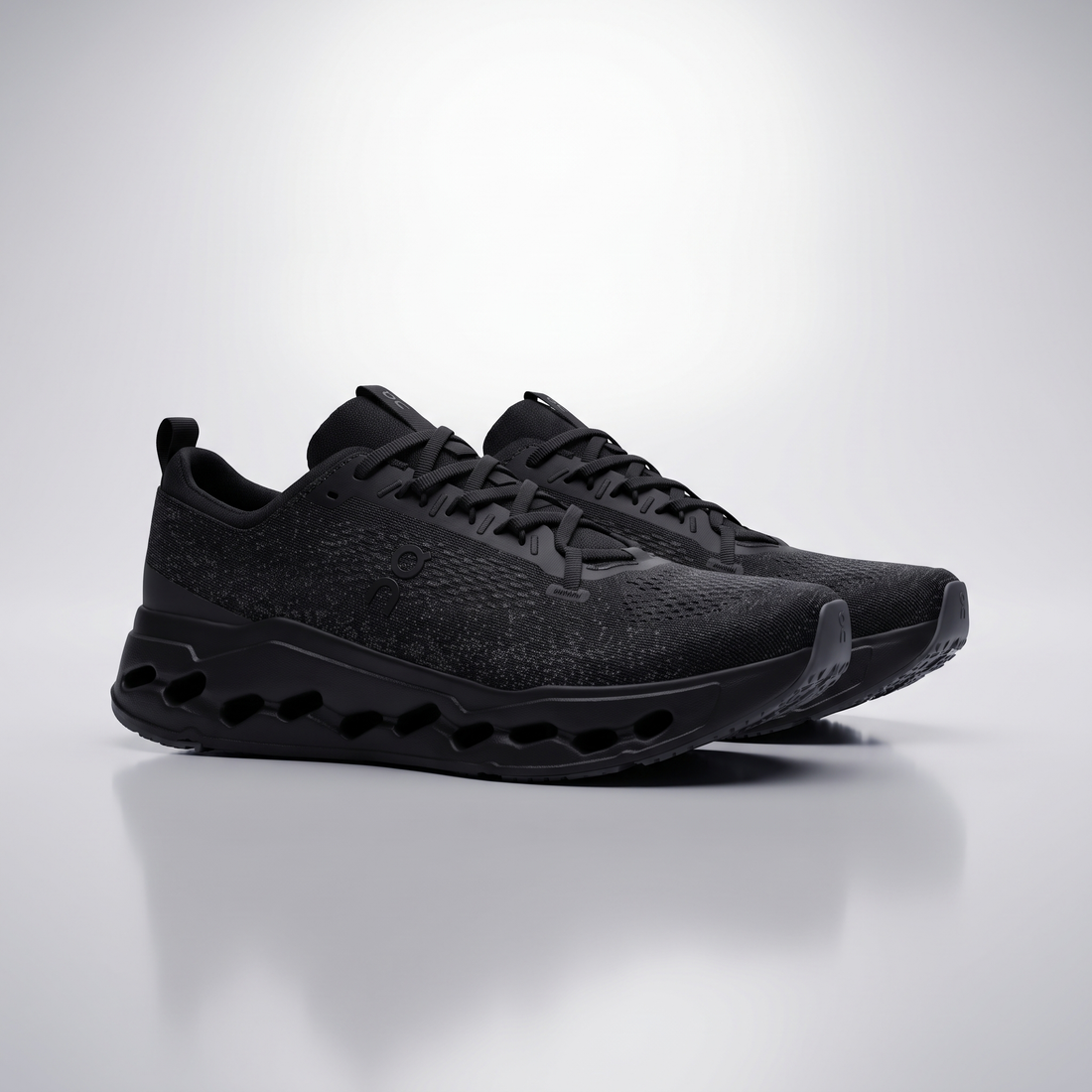 Sneakers On Cloudsurfer Max running (Full Black)
