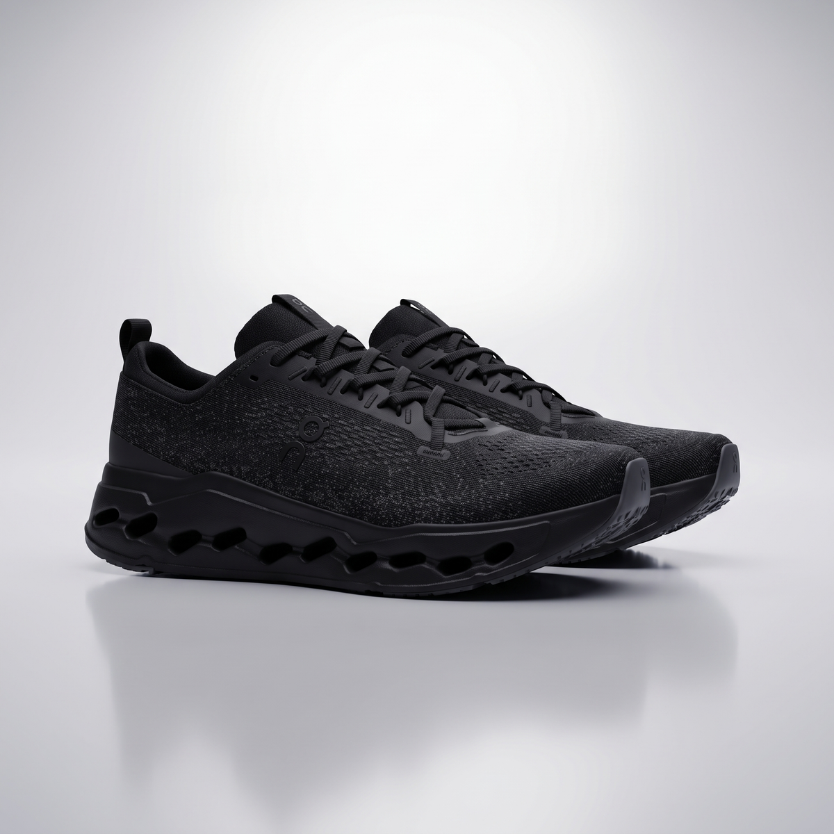 Sneakers On Cloudsurfer Max running (Full Black)