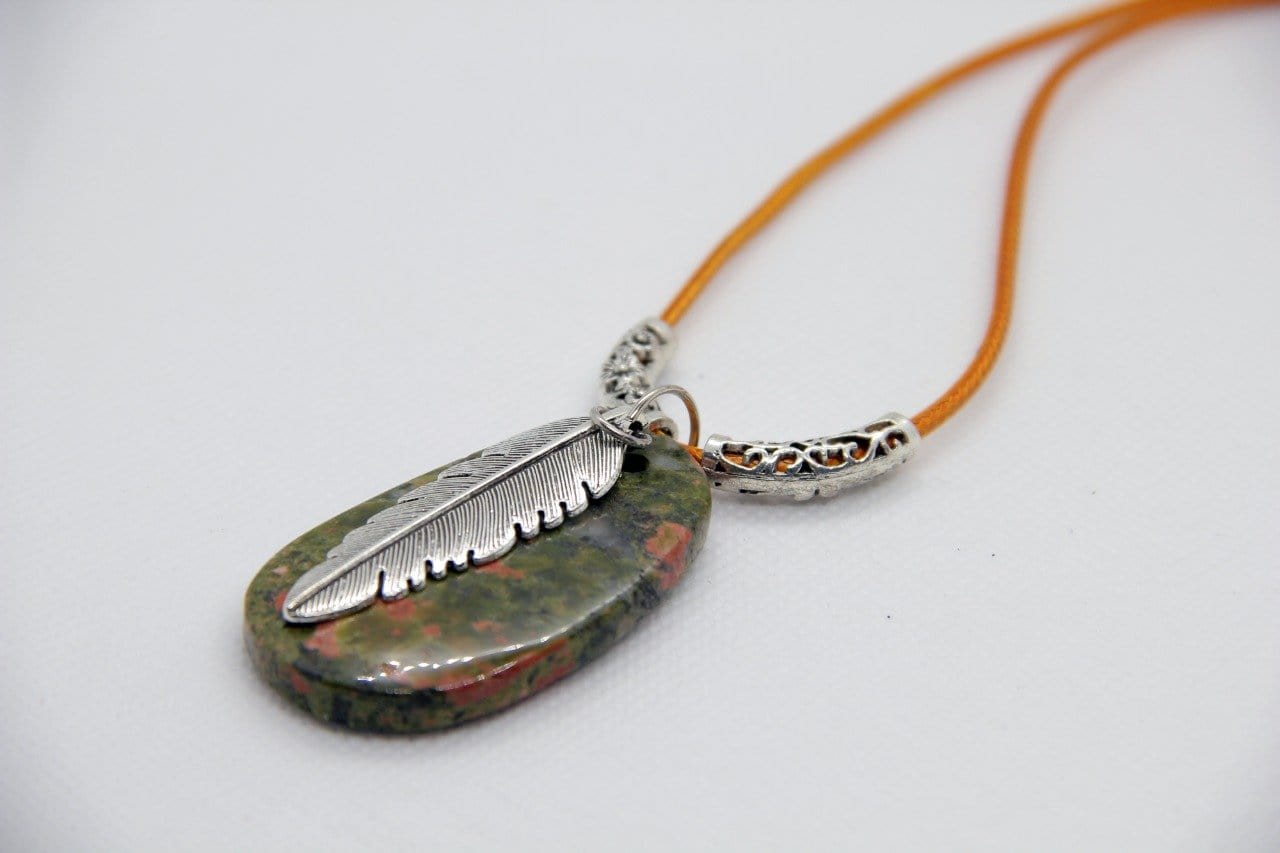 Spoofs Female Necklaces Unique Stone Leaf Necklace
