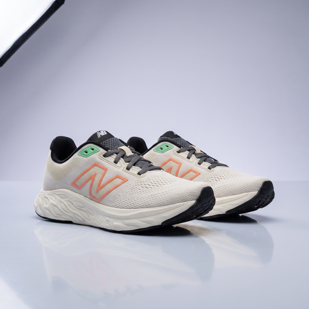 Men FRESH FOAM 880 N.B (Off White-Orange)