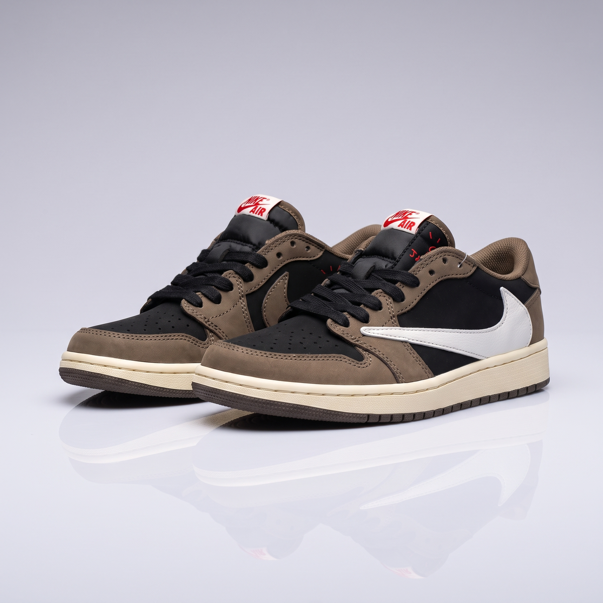 Women Jordan 1 flat Travis Scott (Mocha)