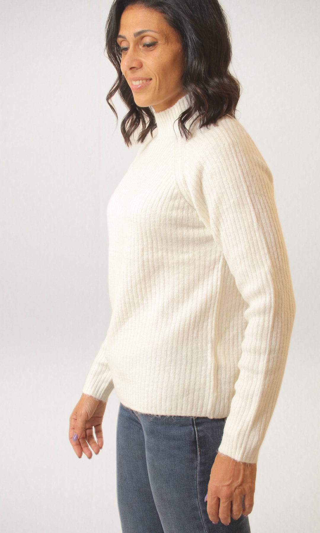 Women Winter 24 Summer Sale 23 Amisu High Collar Women Pullover - White